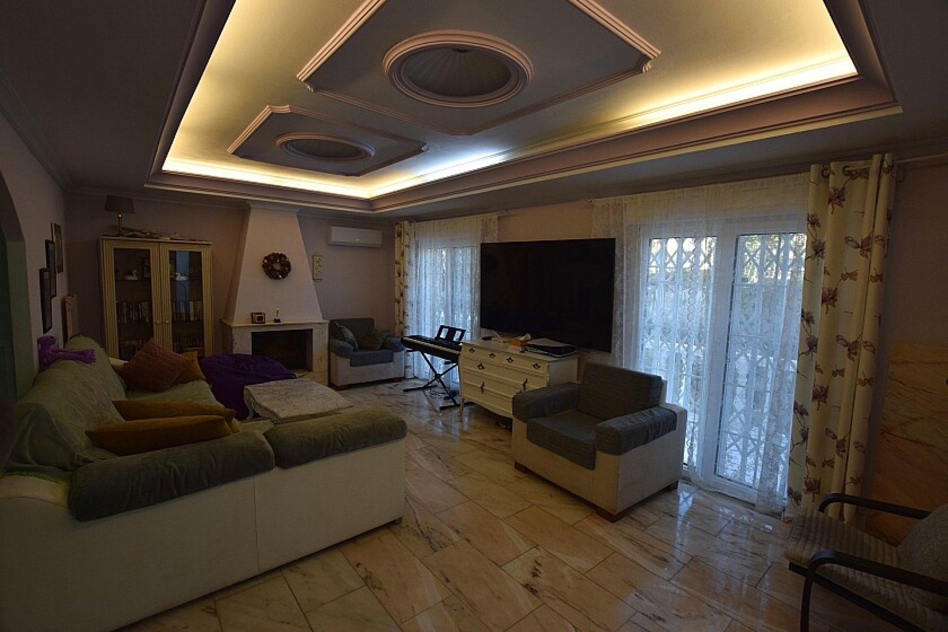 Resale - Villa - Torrevieja