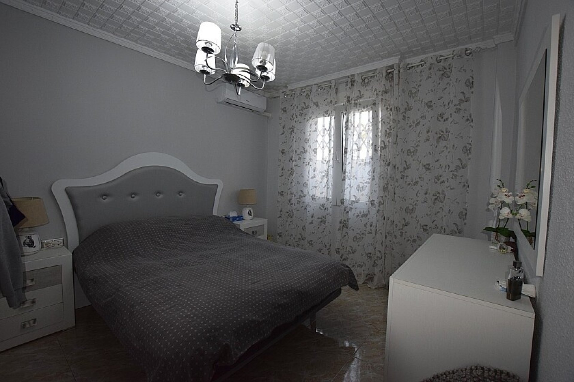 Resale - Villa - Torrevieja