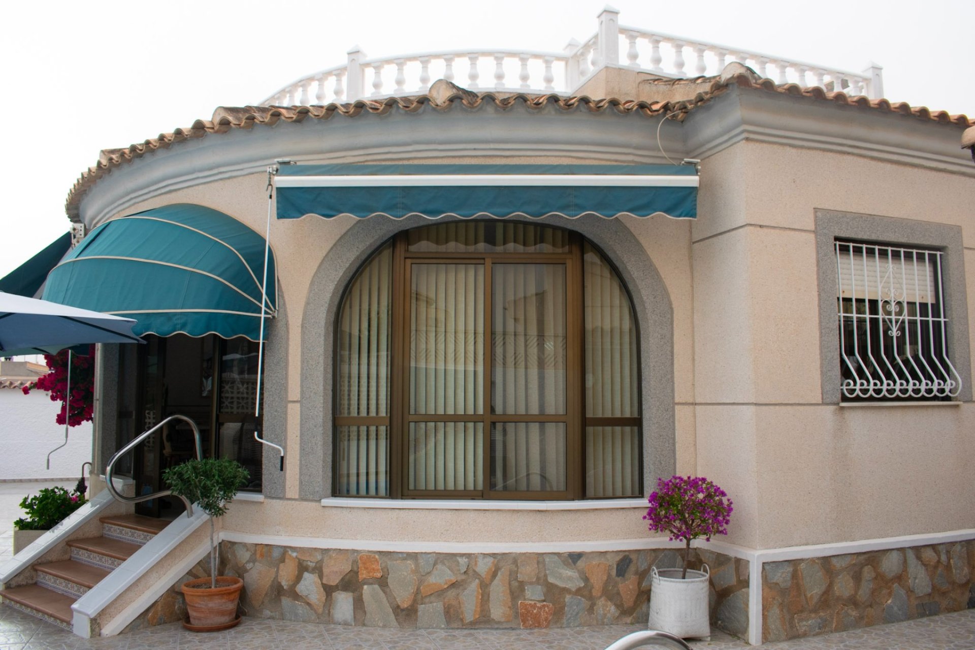 Resale - Villa - Torrevieja