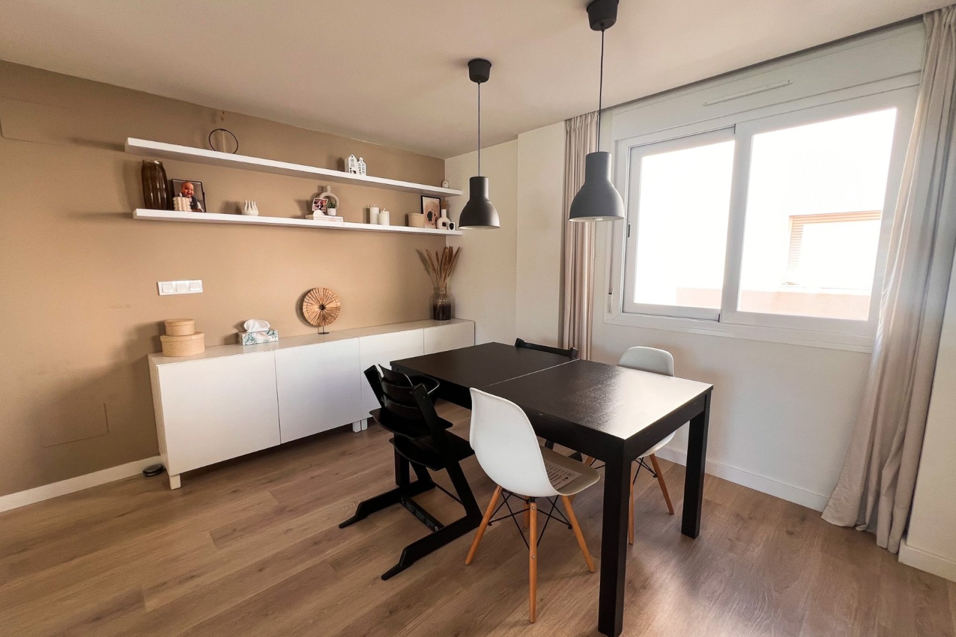 Resale - Villa - Torrevieja