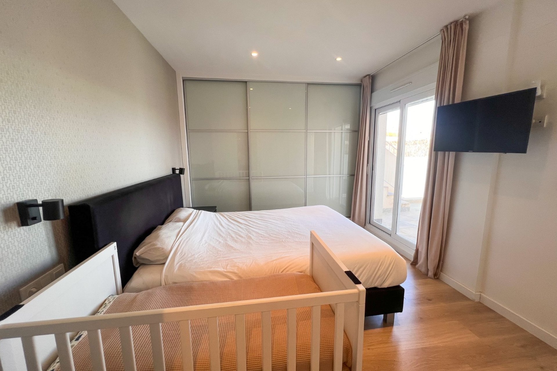 Resale - Villa - Torrevieja