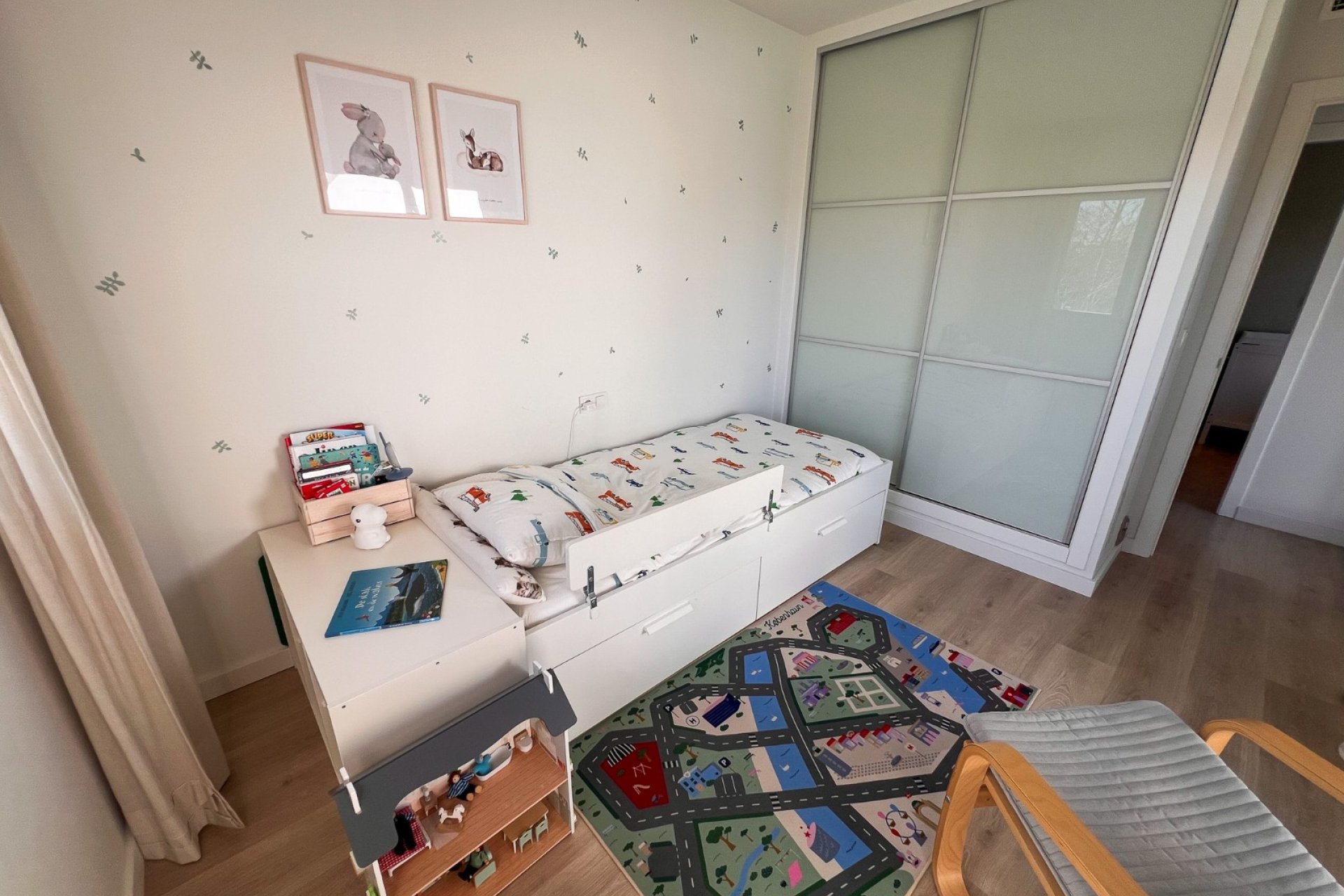 Resale - Villa - Torrevieja