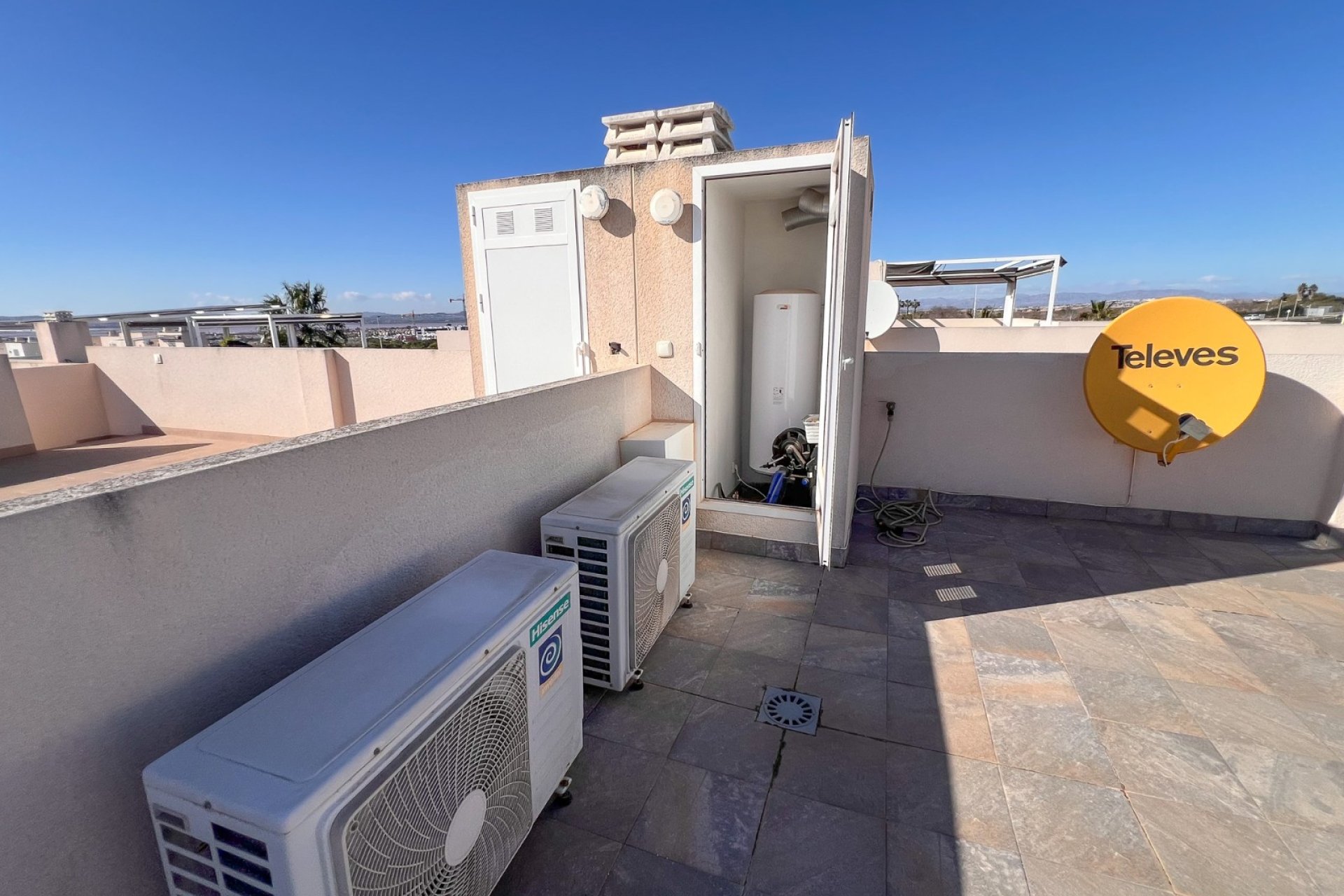 Resale - Villa - Torrevieja