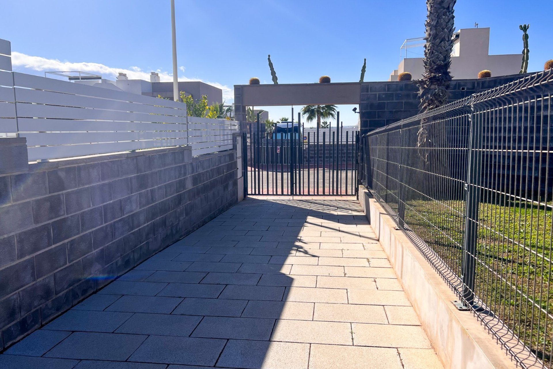Resale - Villa - Torrevieja