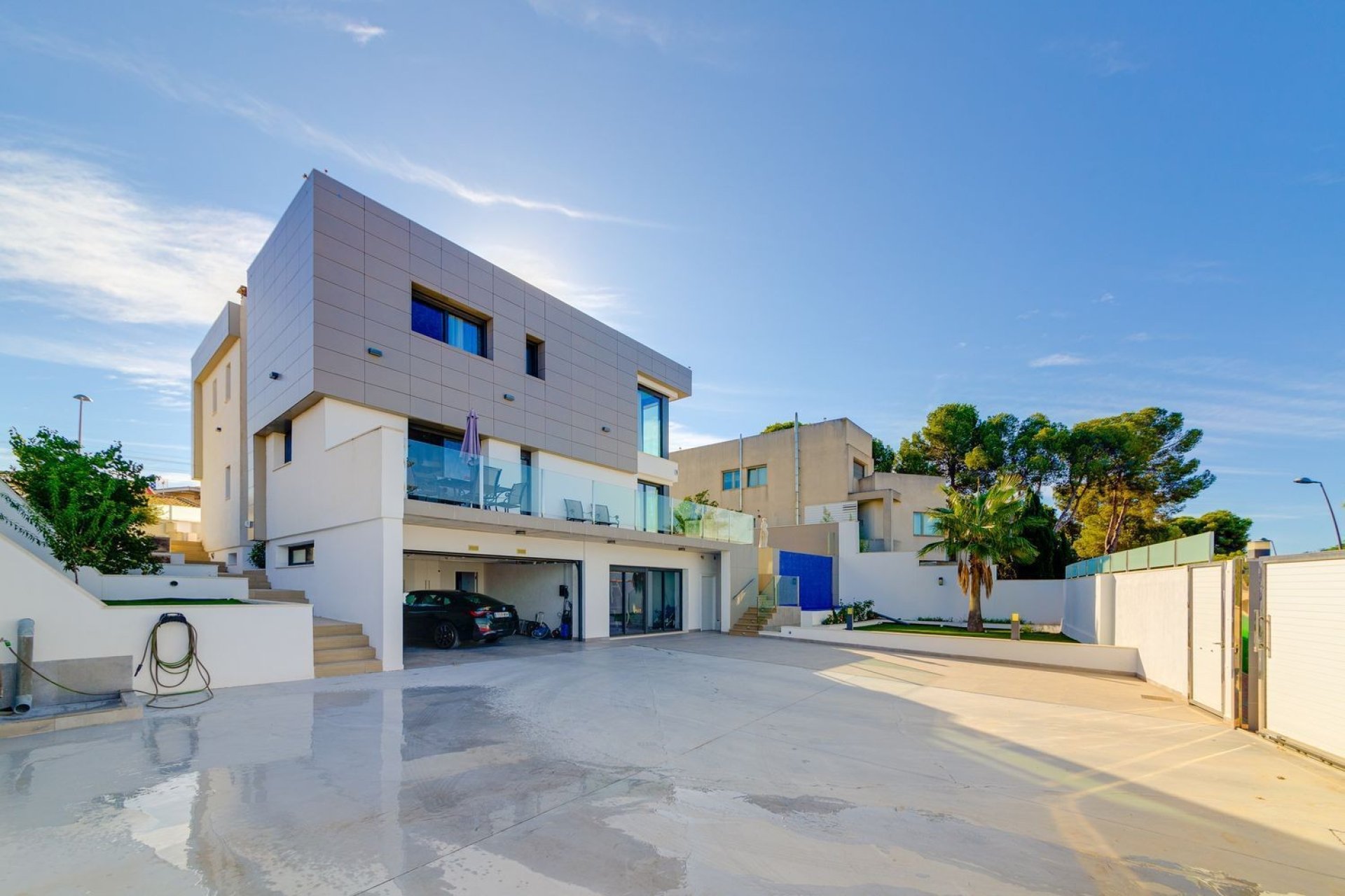 Resale - Villa - Torrevieja