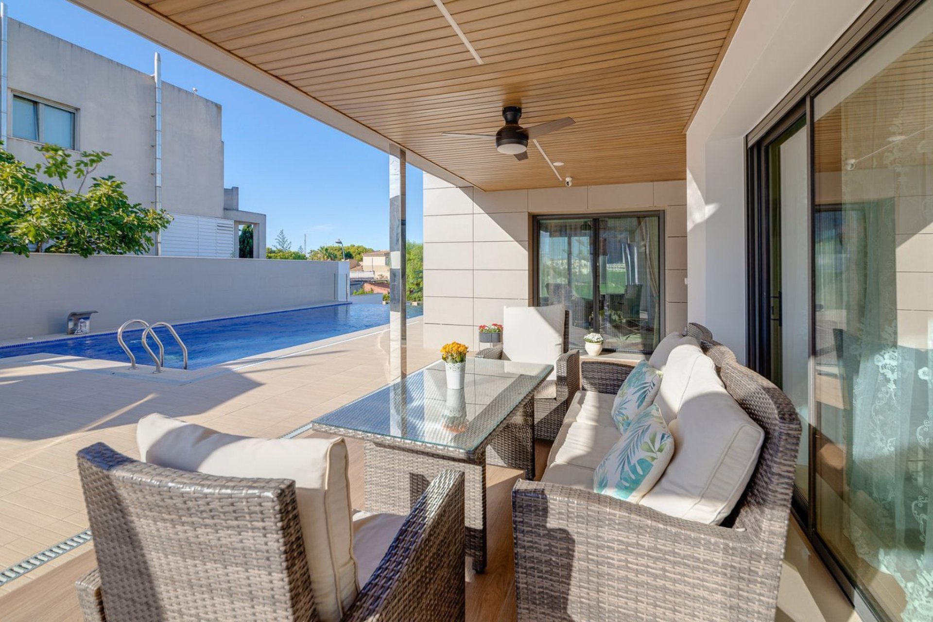 Resale - Villa - Torrevieja