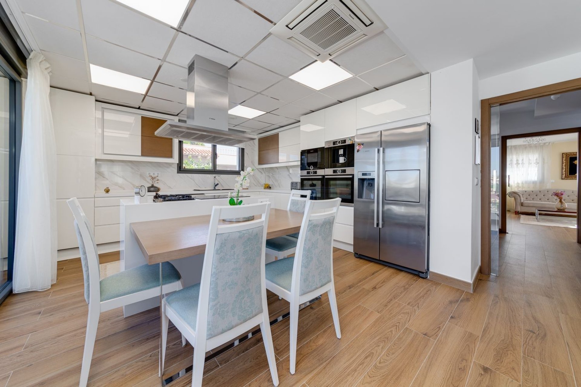 Resale - Villa - Torrevieja