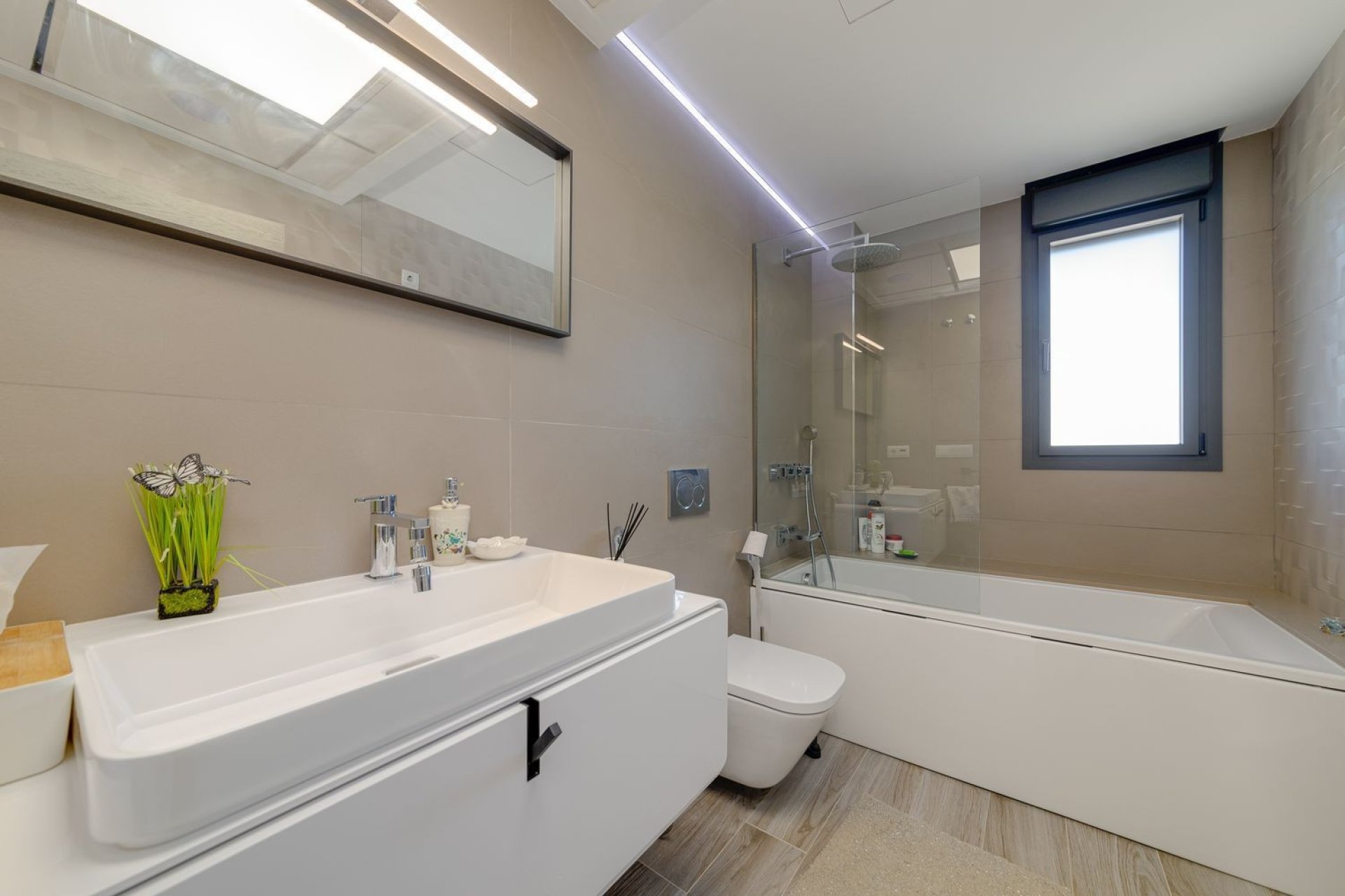 Resale - Villa - Torrevieja