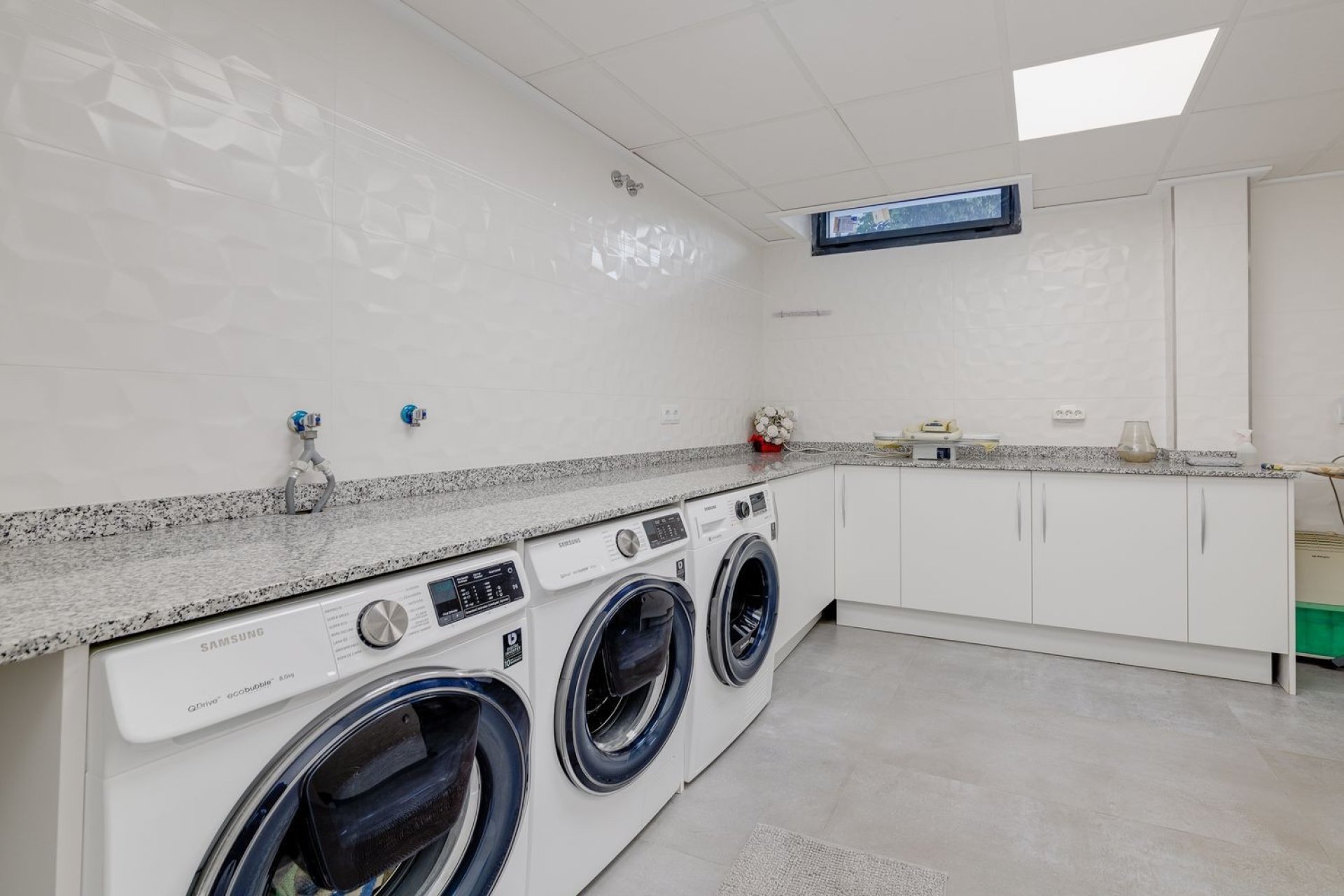 Resale - Villa - Torrevieja