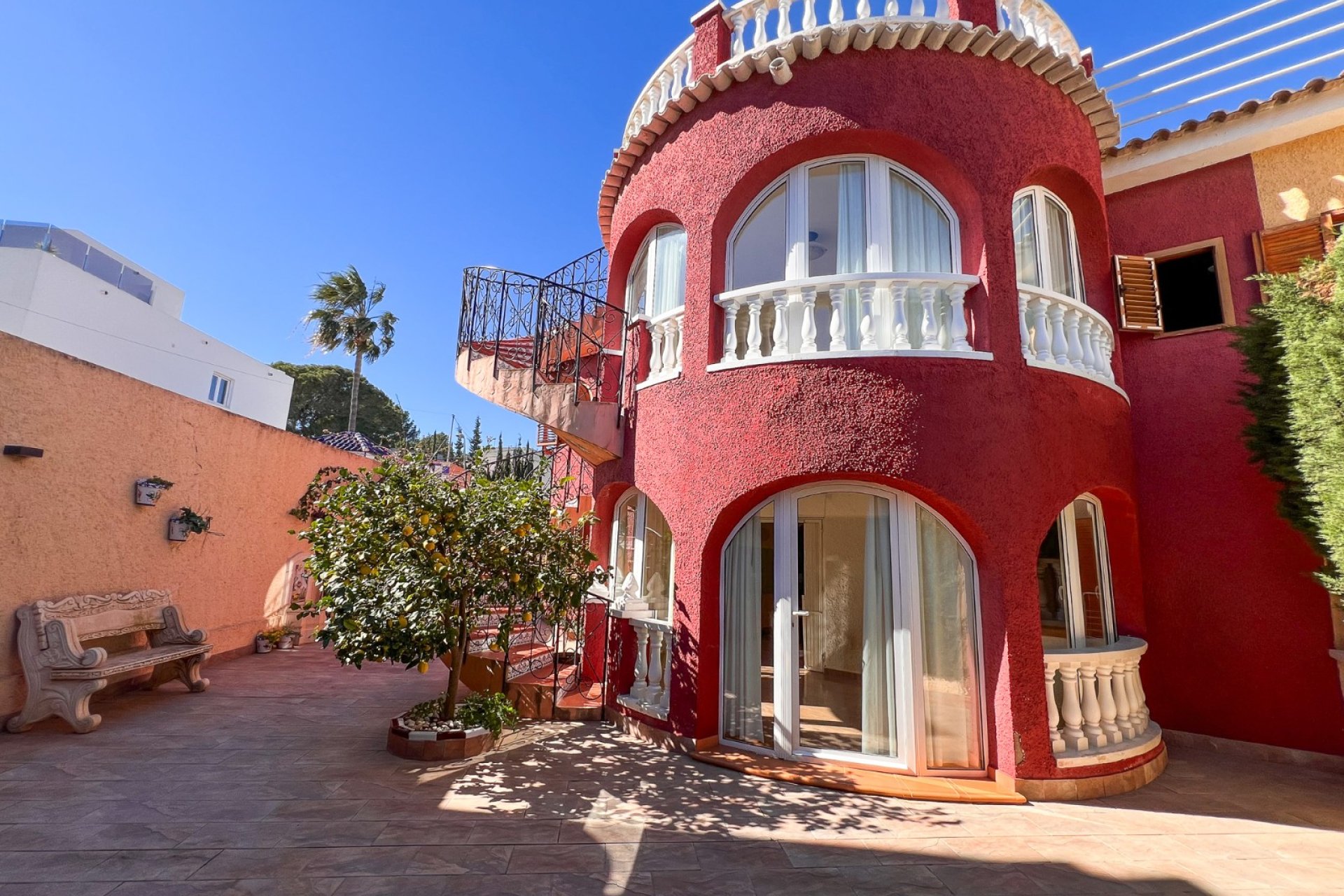 Resale - Villa - Torrevieja