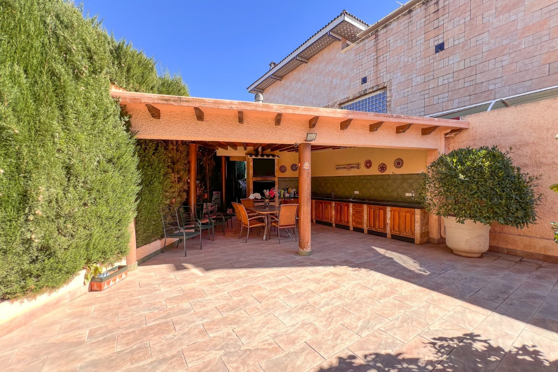 Resale - Villa - Torrevieja