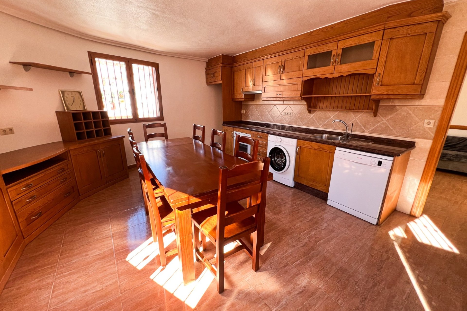 Resale - Villa - Torrevieja