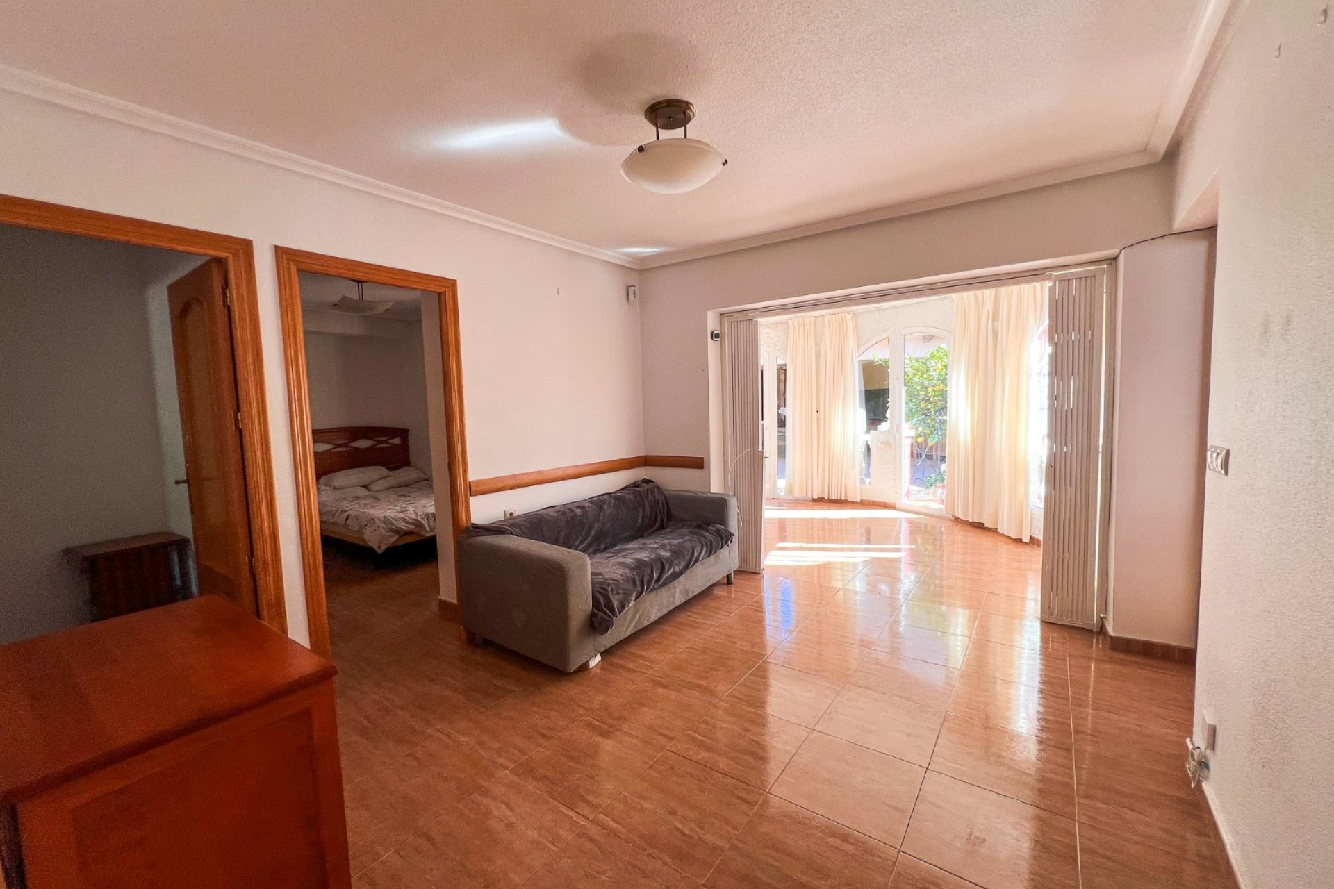 Resale - Villa - Torrevieja