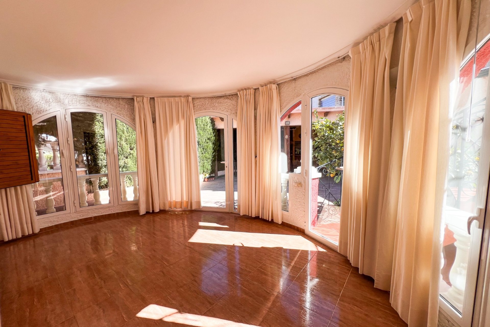 Resale - Villa - Torrevieja