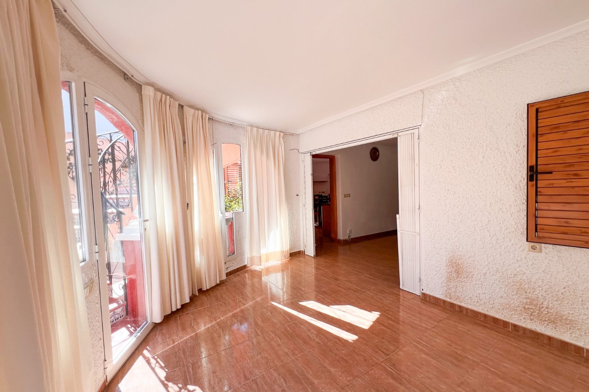 Resale - Villa - Torrevieja