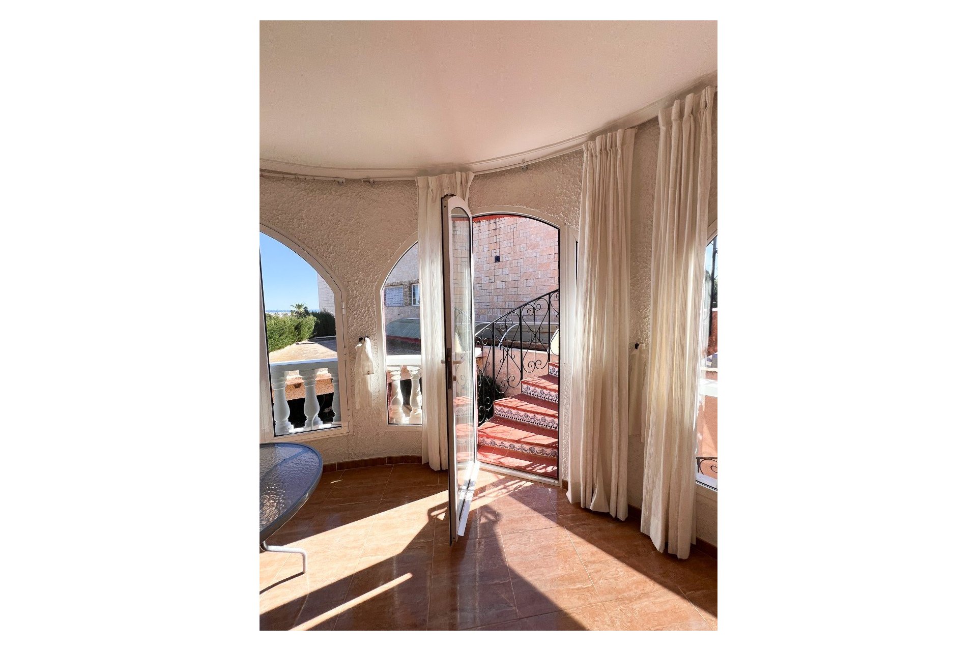 Resale - Villa - Torrevieja