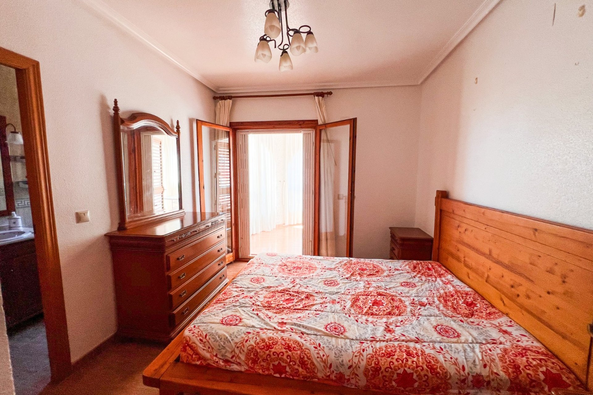 Resale - Villa - Torrevieja