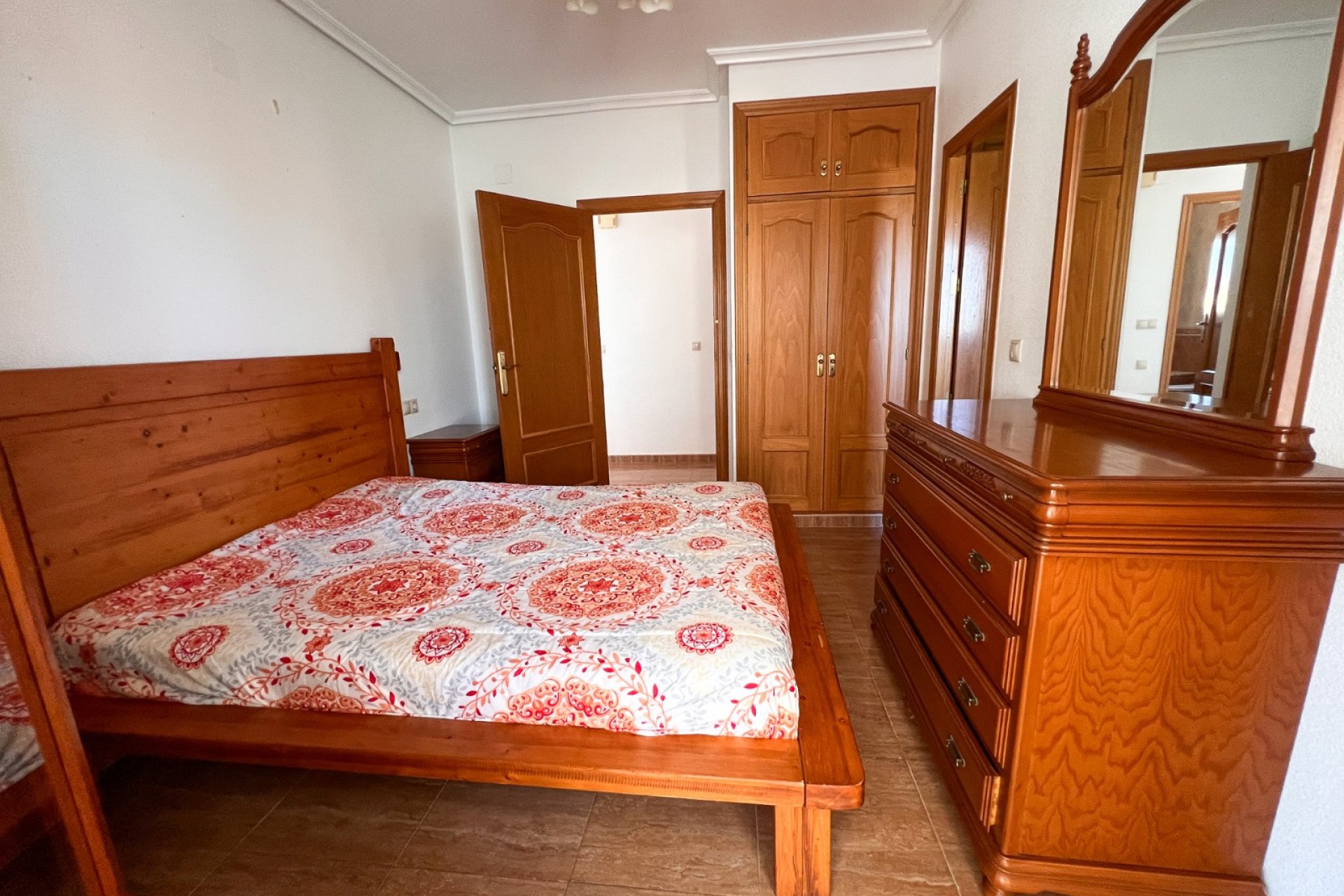 Resale - Villa - Torrevieja