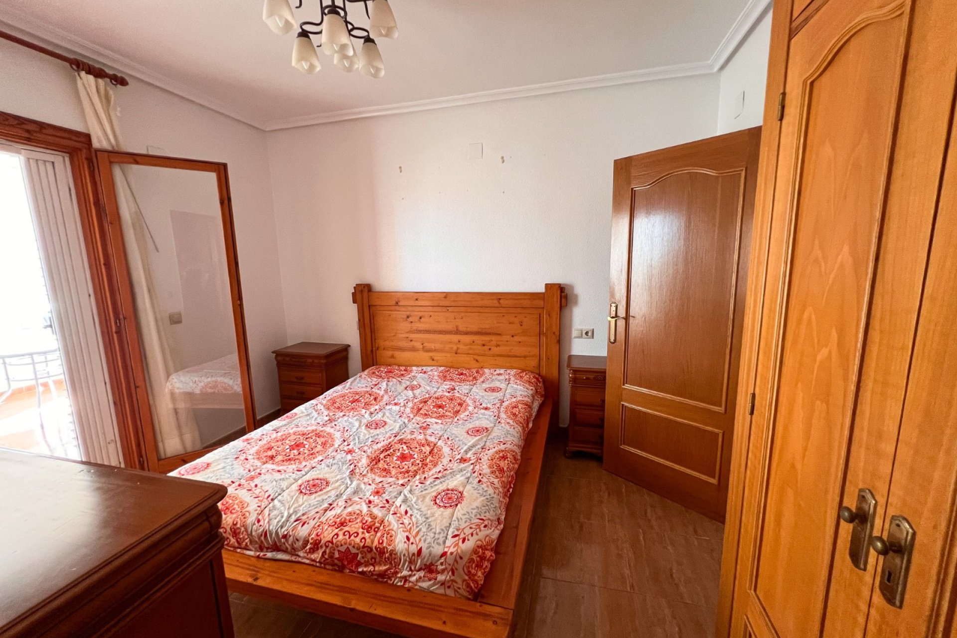 Resale - Villa - Torrevieja