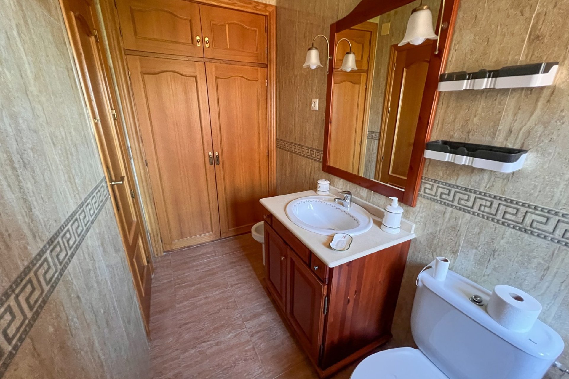 Resale - Villa - Torrevieja