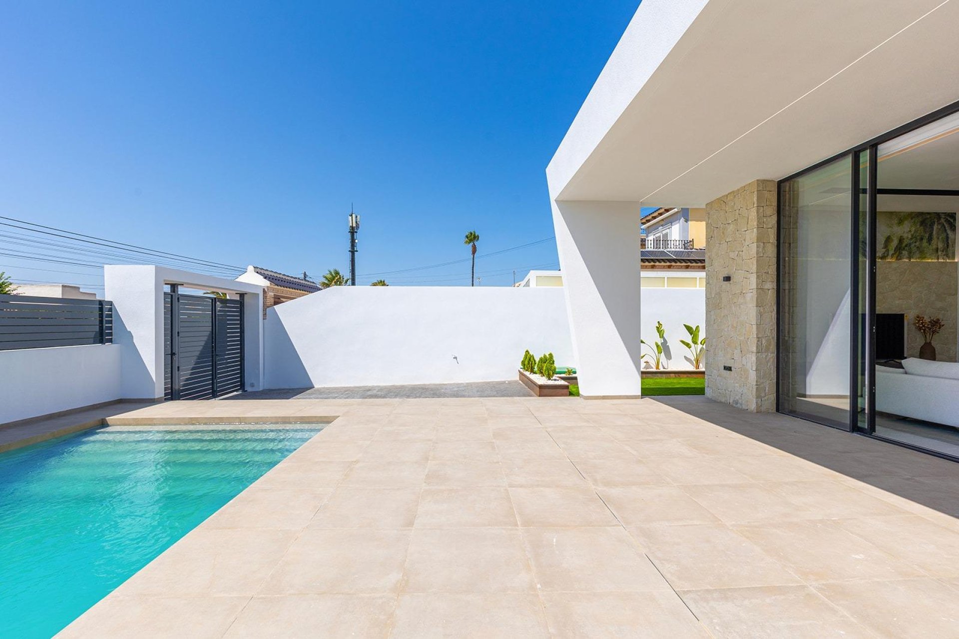 Resale - Villa - Torrevieja