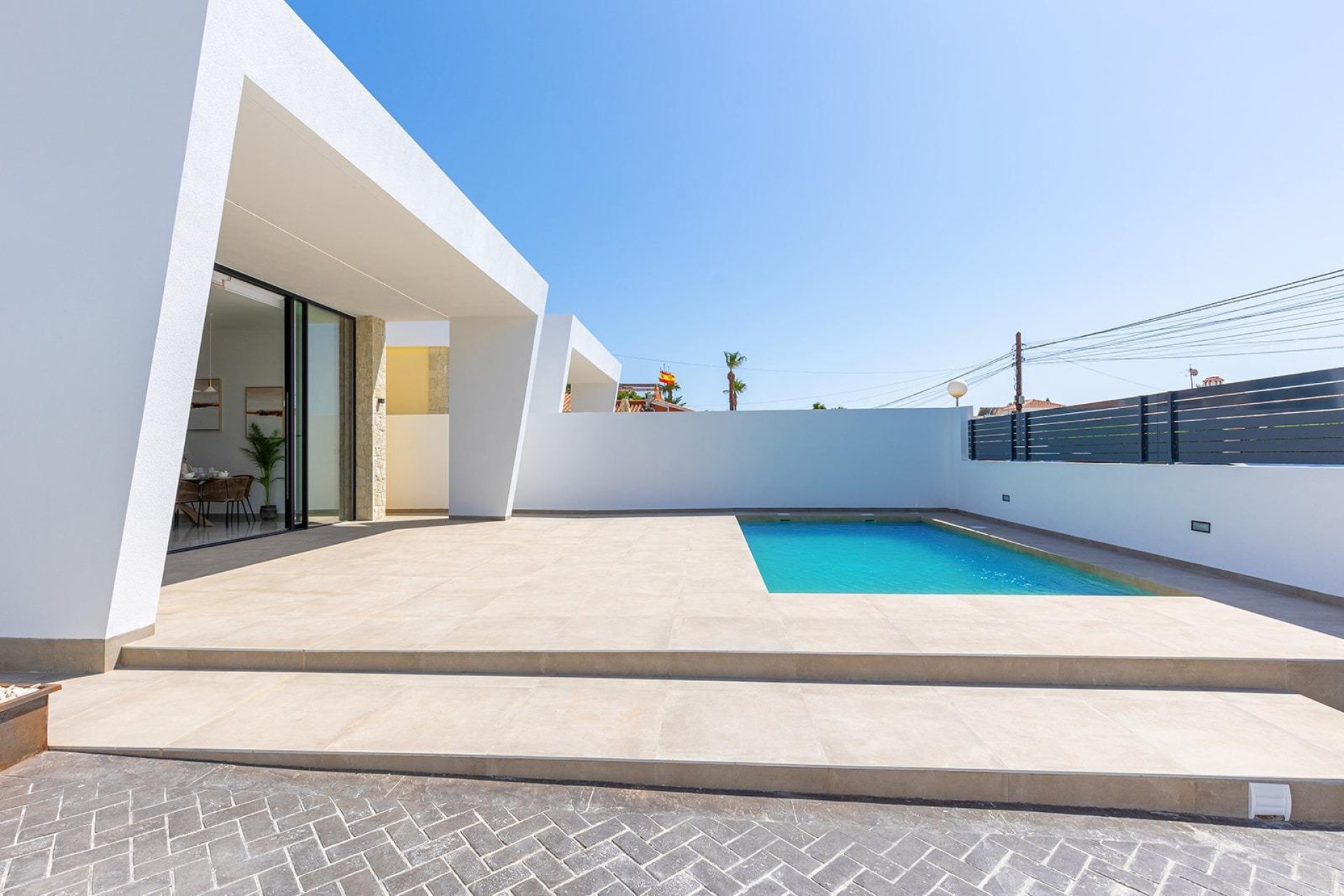 Resale - Villa - Torrevieja