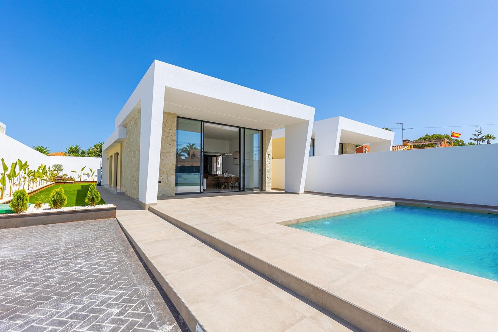 Resale - Villa - Torrevieja