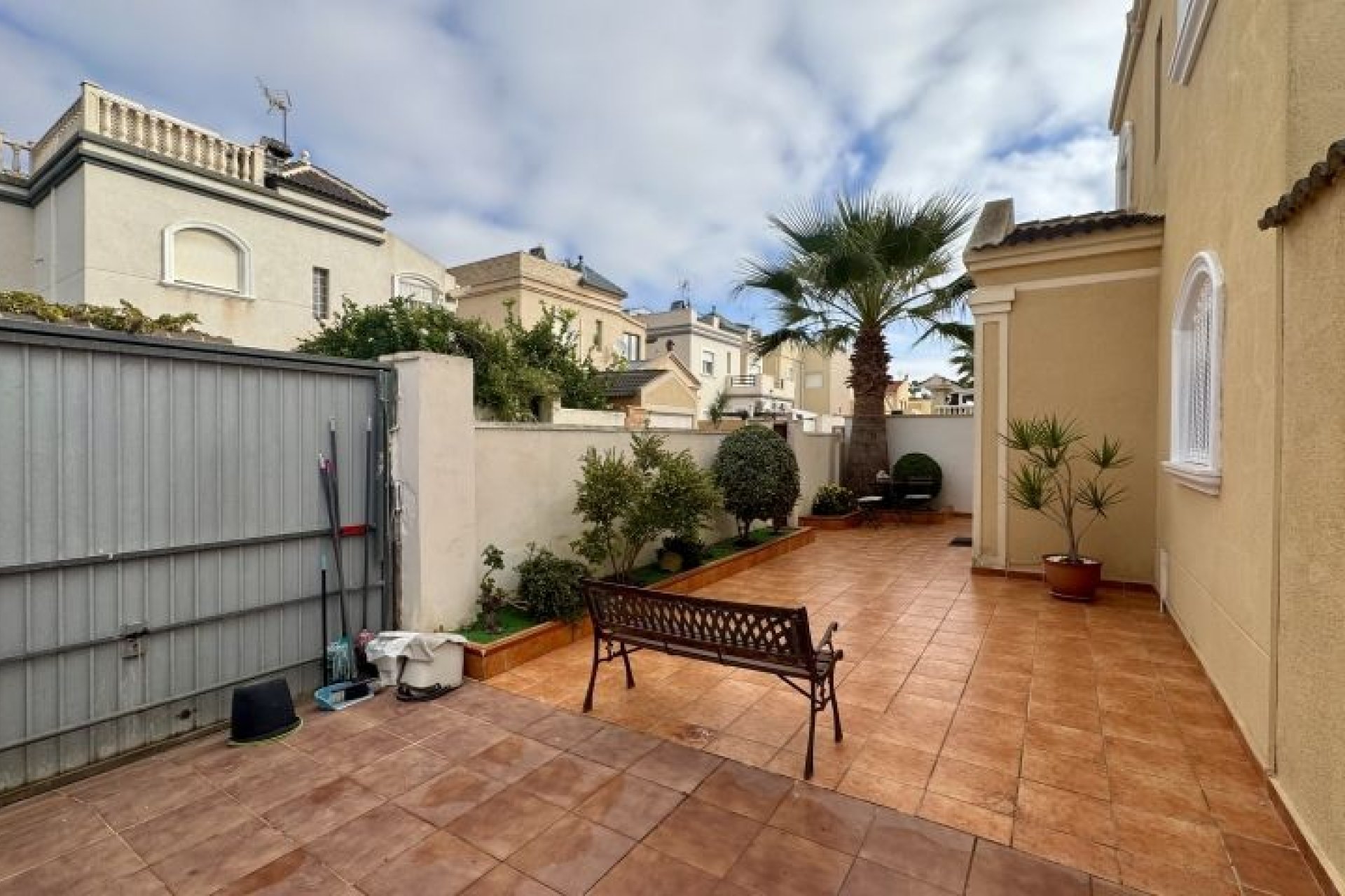 Resale - Villa - Torrevieja