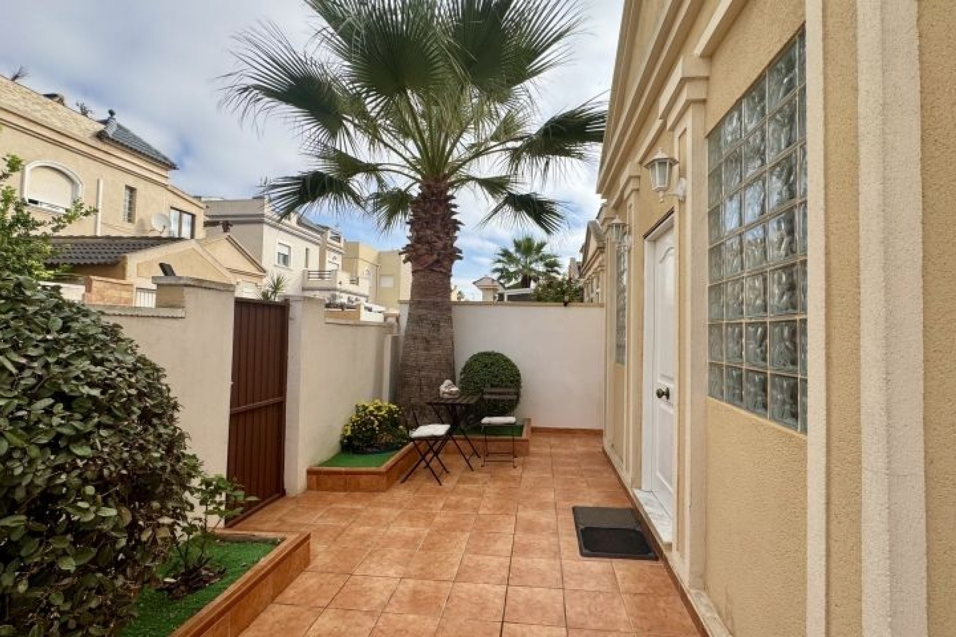 Resale - Villa - Torrevieja