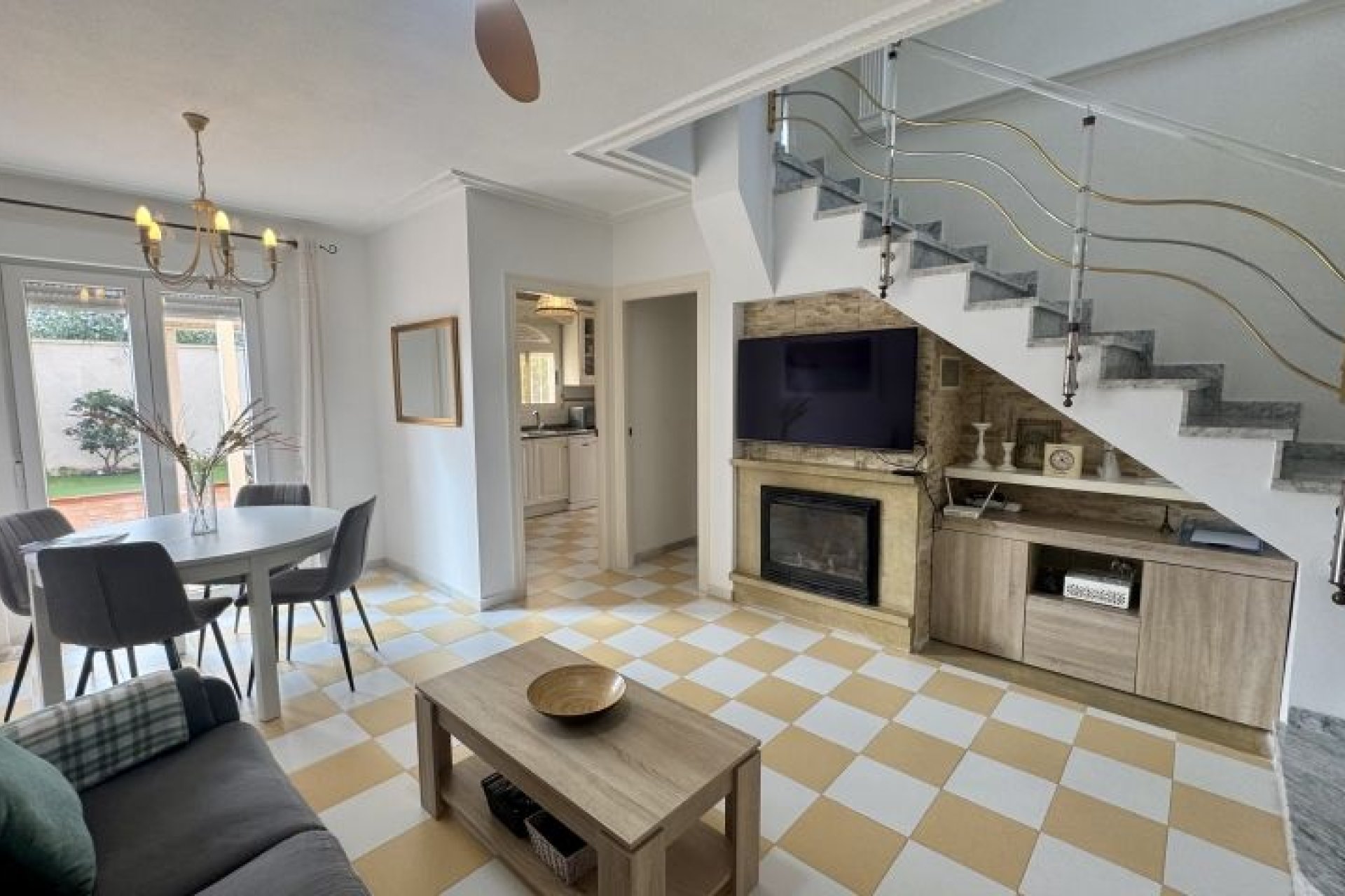 Resale - Villa - Torrevieja