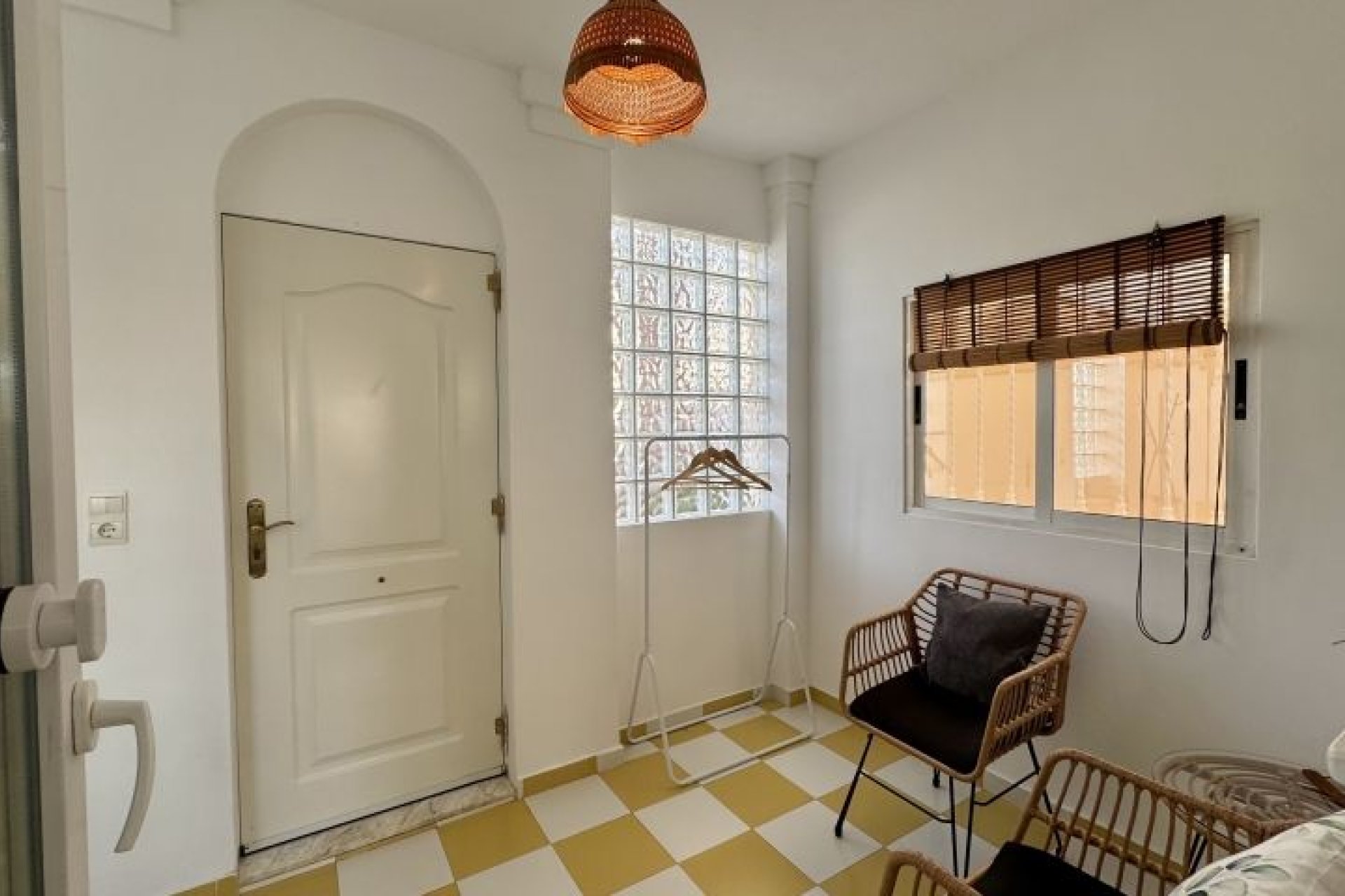 Resale - Villa - Torrevieja
