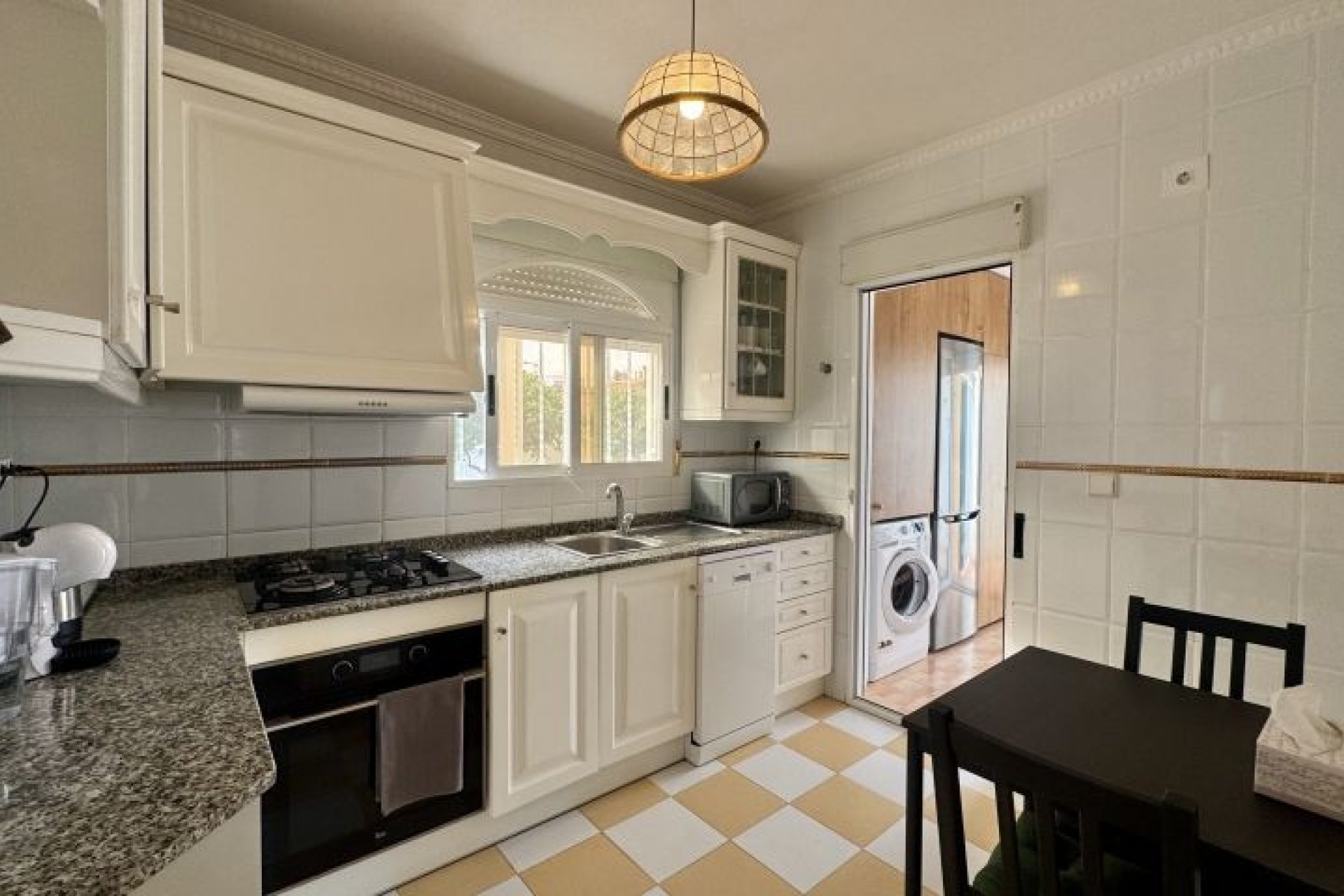 Resale - Villa - Torrevieja