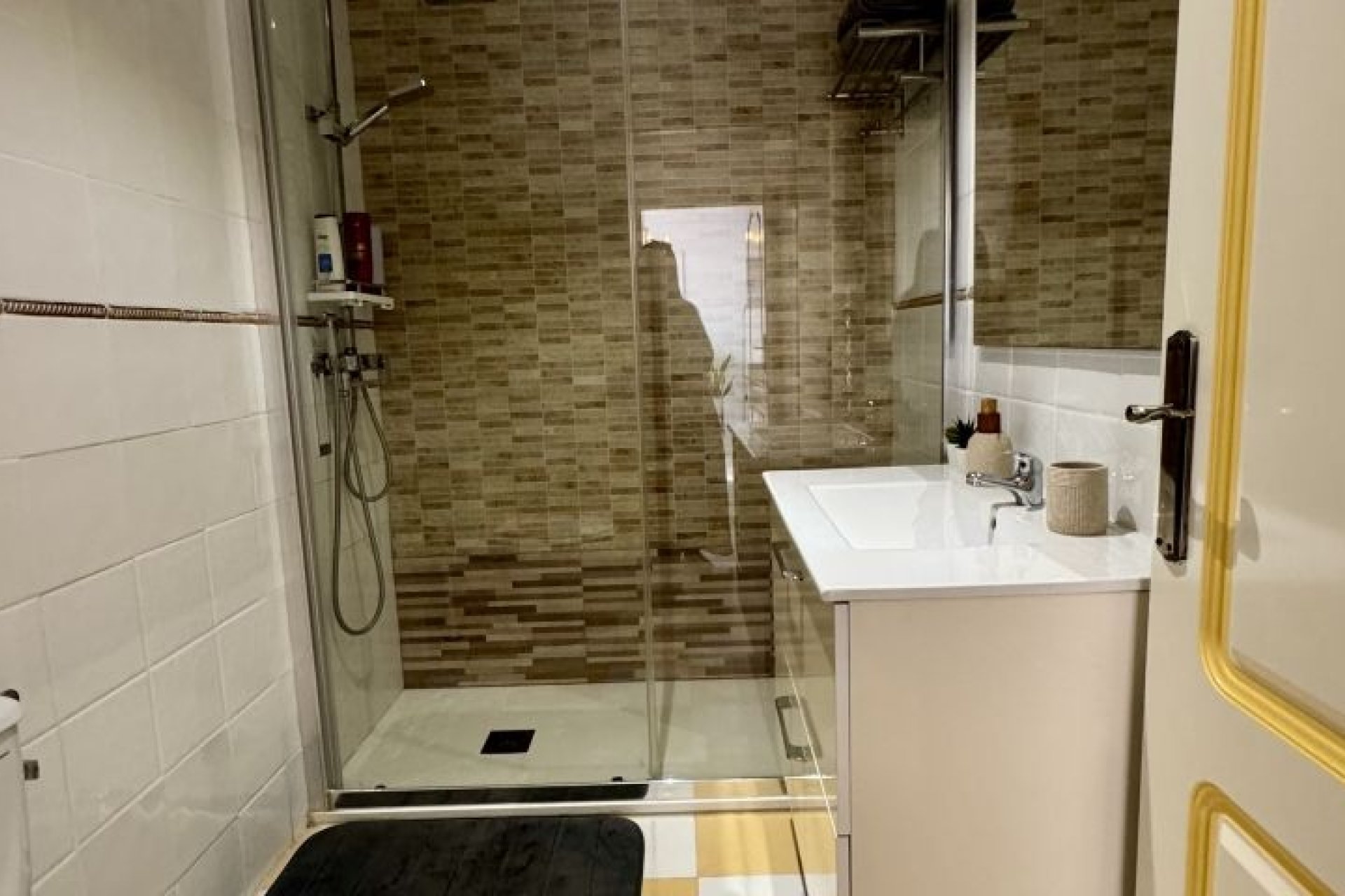 Resale - Villa - Torrevieja