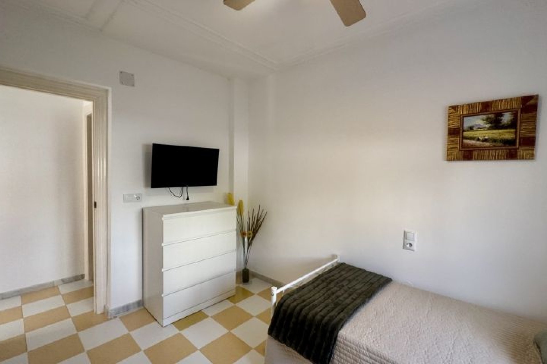 Resale - Villa - Torrevieja