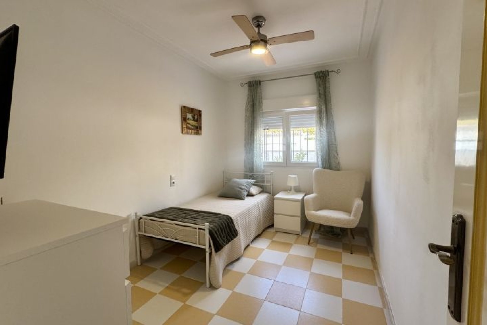 Resale - Villa - Torrevieja
