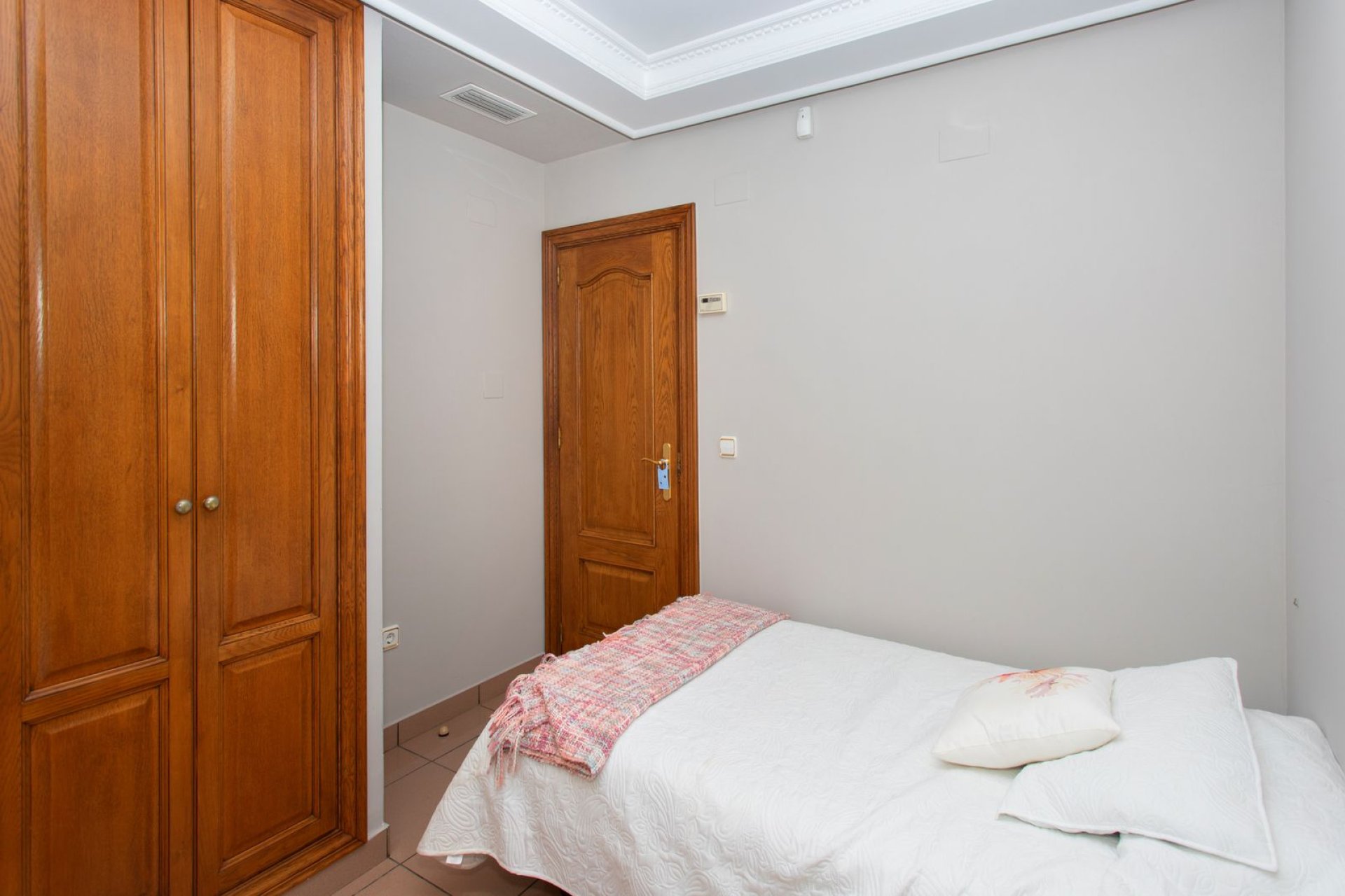 Resale - Villa - Torrevieja