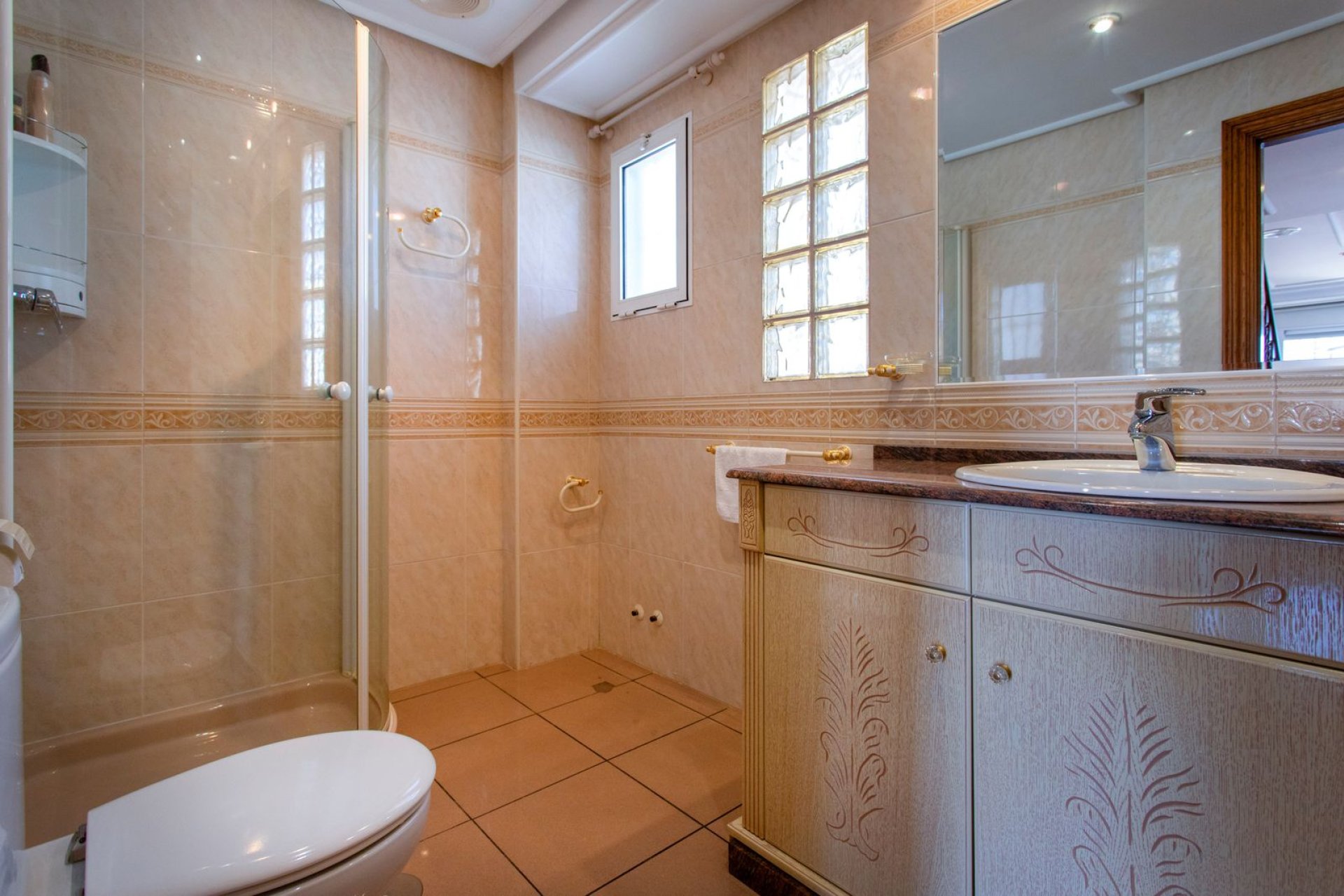 Resale - Villa - Torrevieja