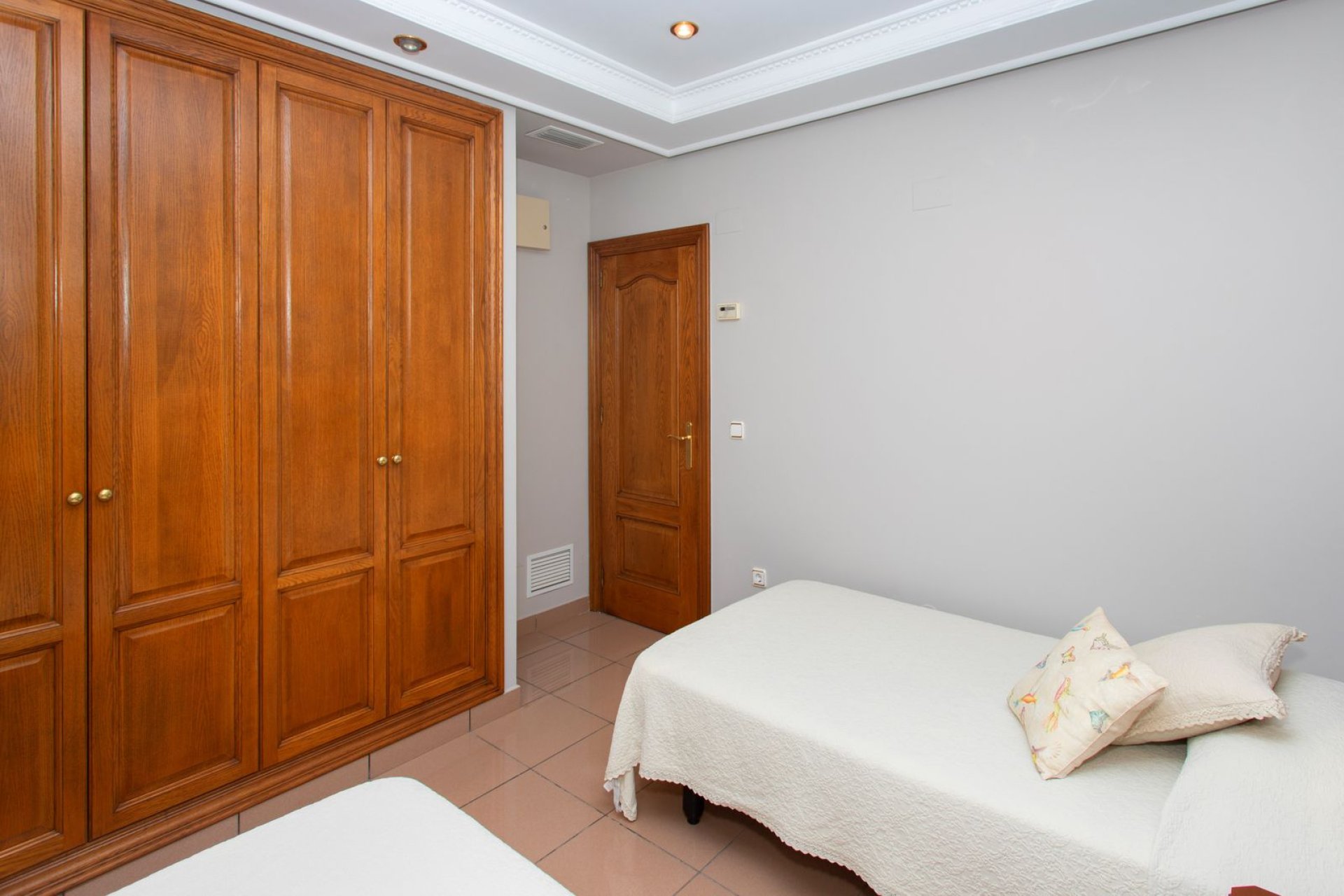 Resale - Villa - Torrevieja