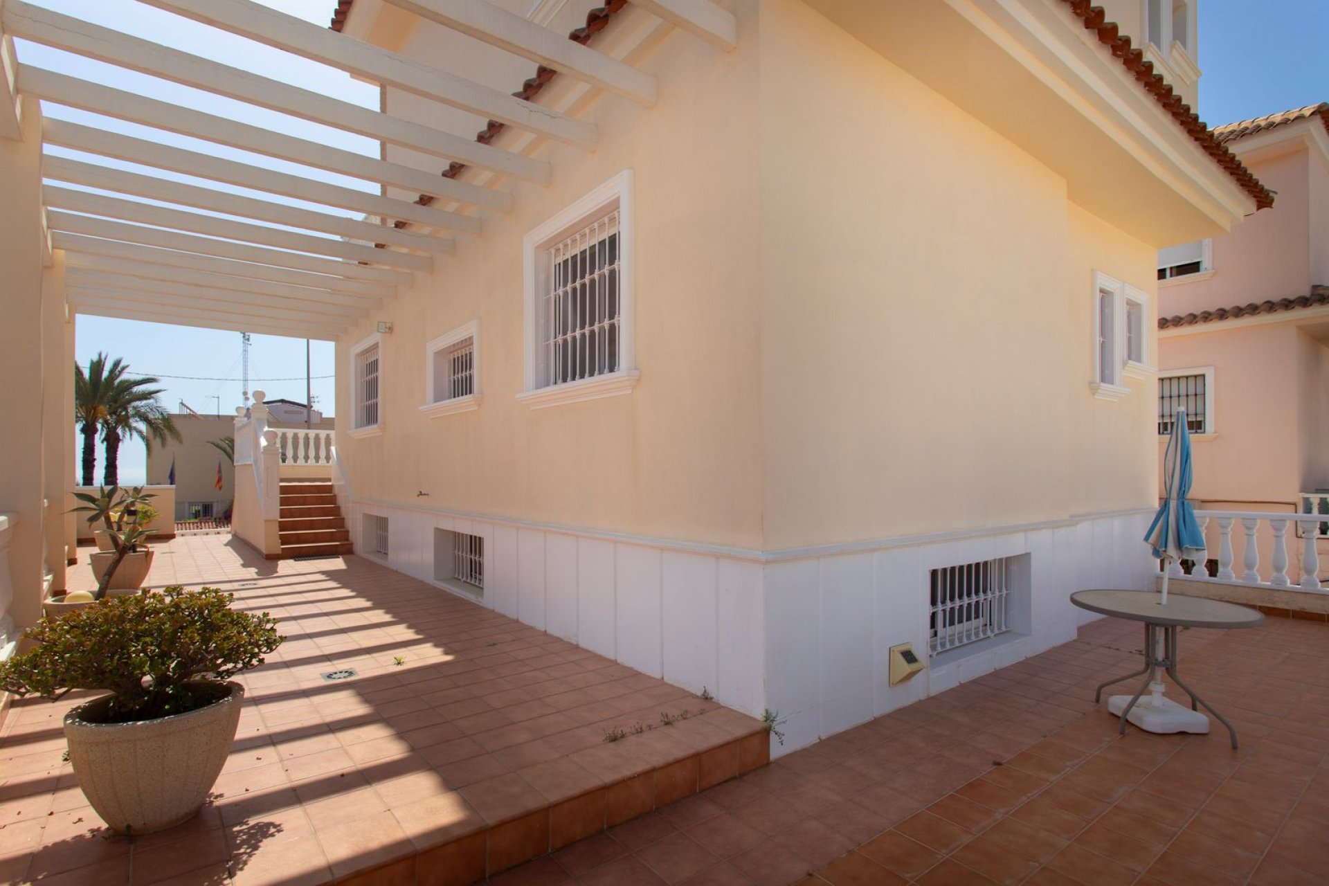 Resale - Villa - Torrevieja