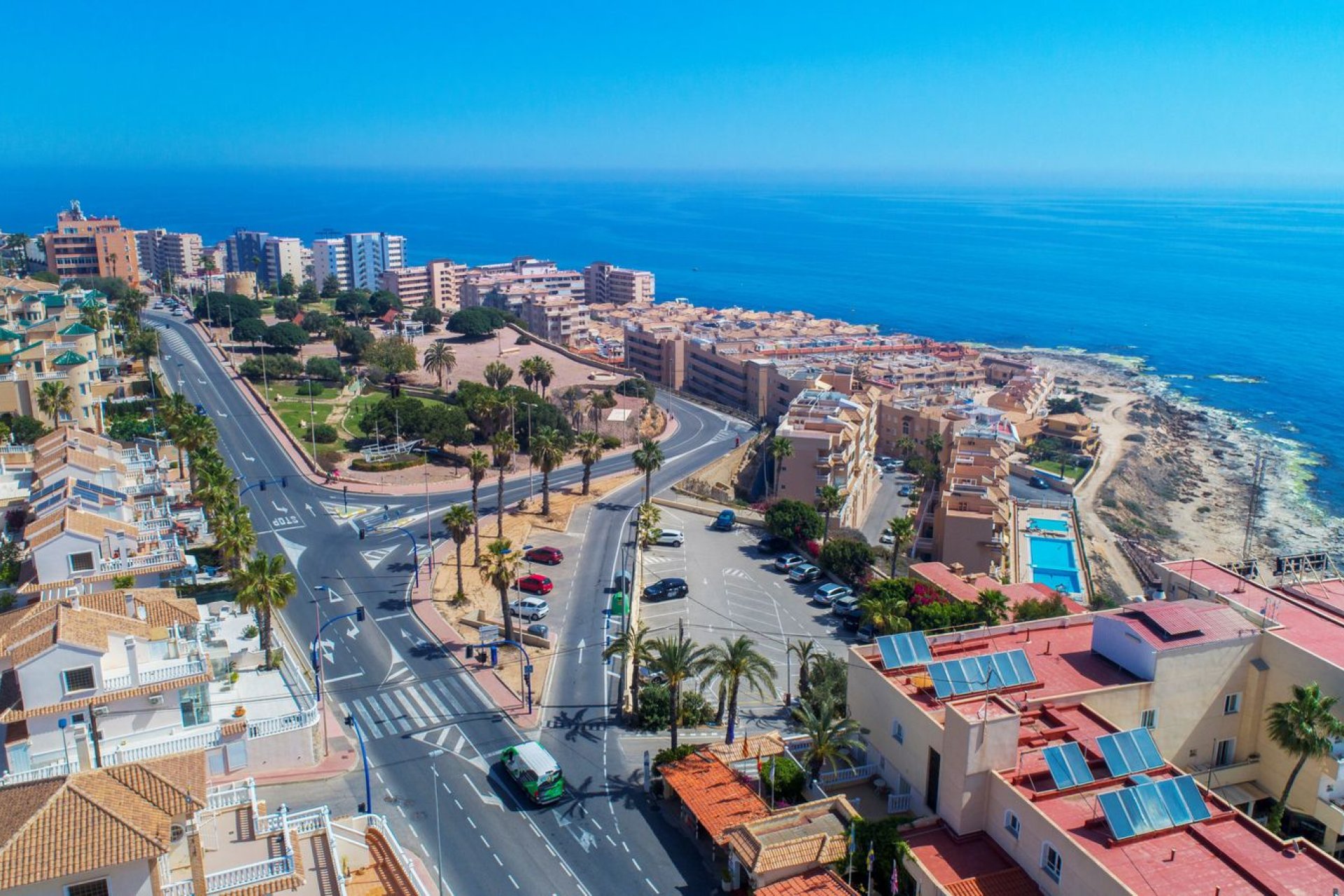 Resale - Villa - Torrevieja