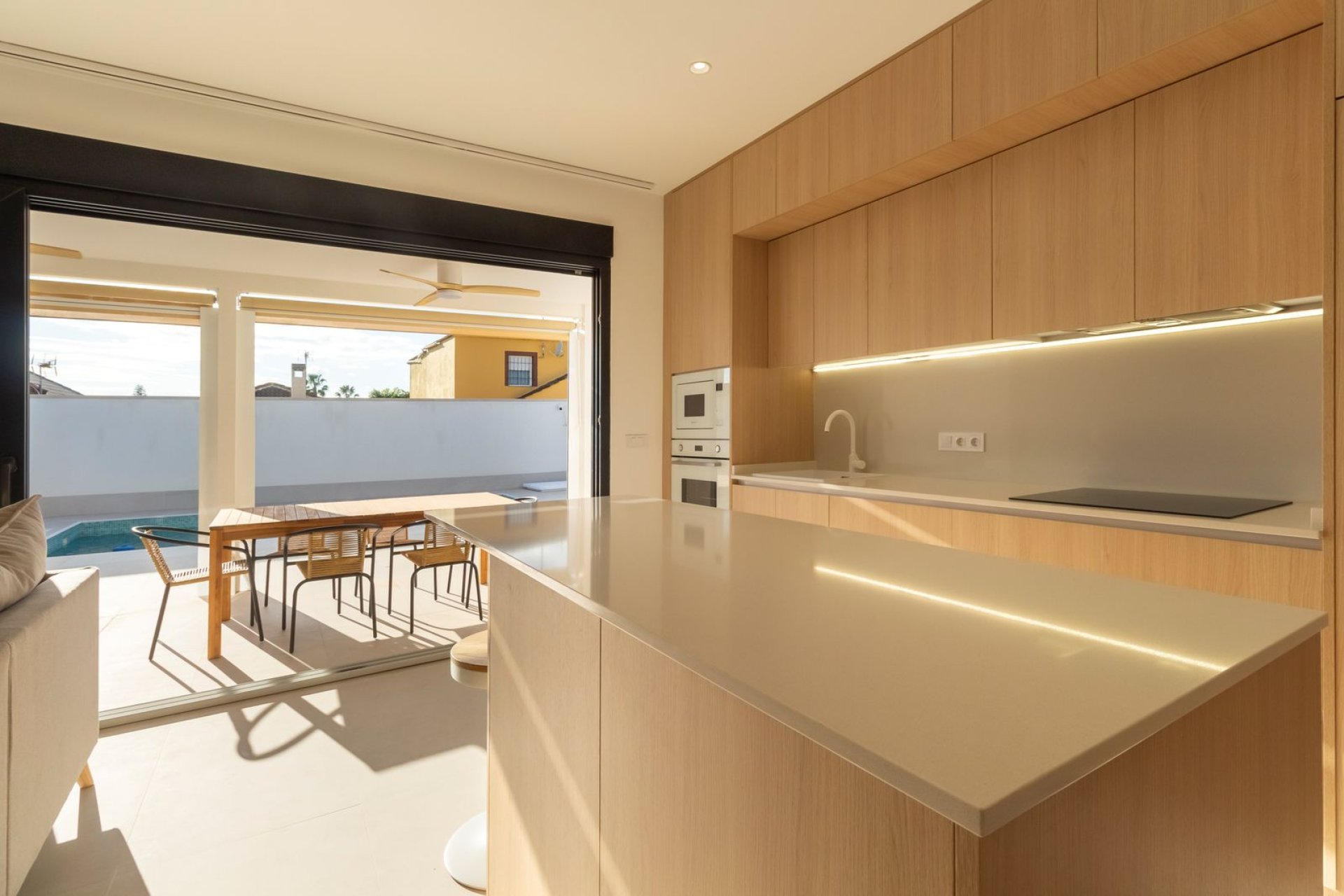 Resale - Villa - Torrevieja