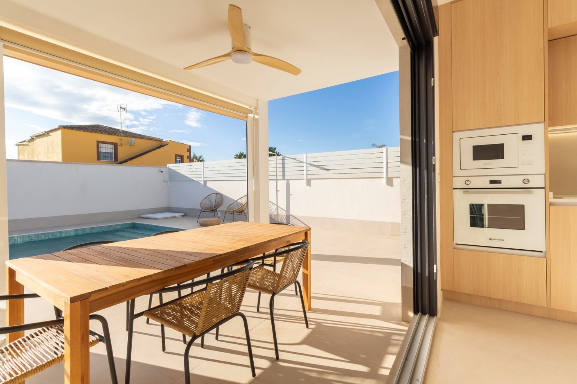 Resale - Villa - Torrevieja