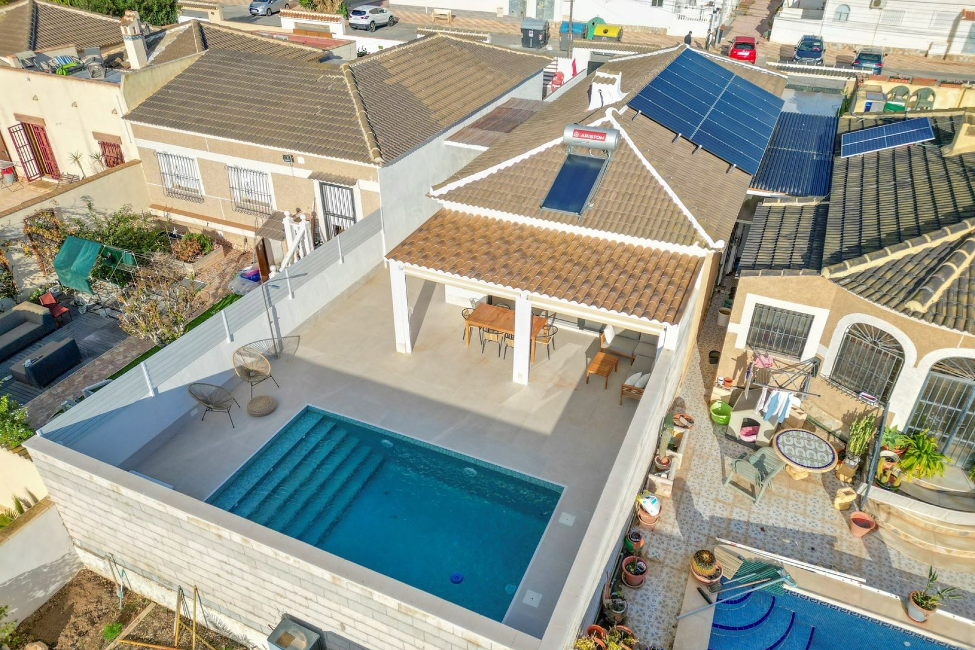 Resale - Villa - Torrevieja
