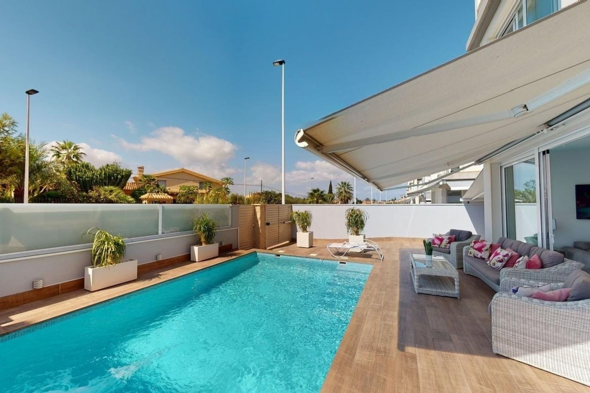 Resale - Villa - Torrevieja