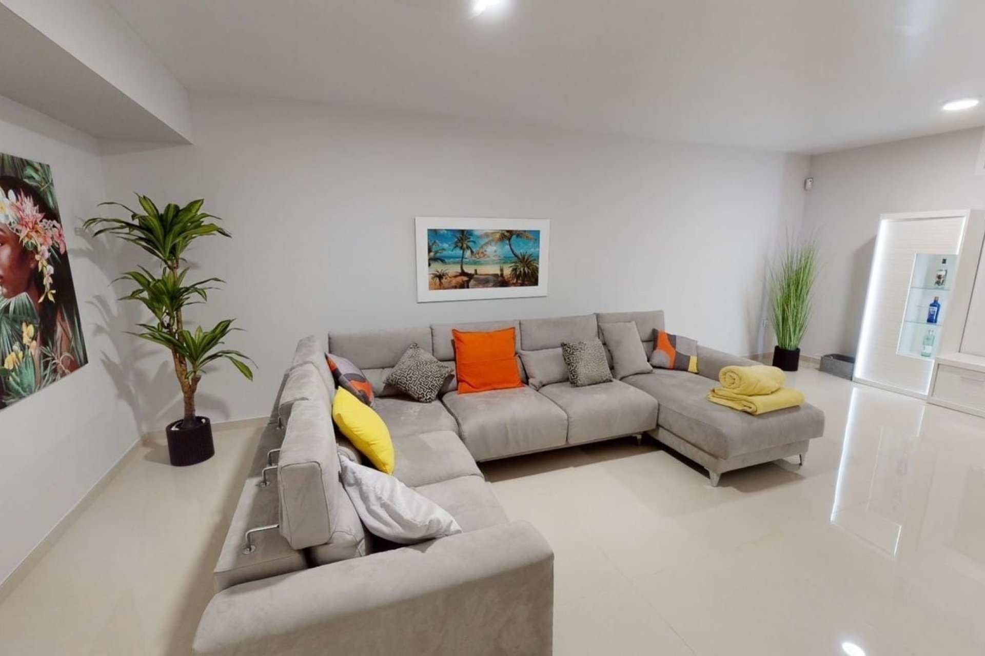 Resale - Villa - Torrevieja