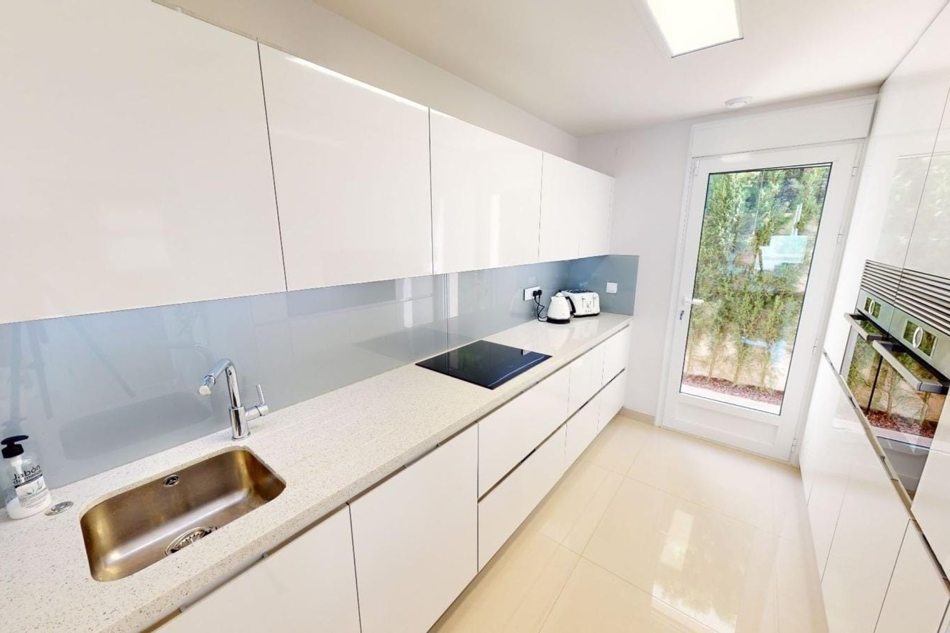 Resale - Villa - Torrevieja