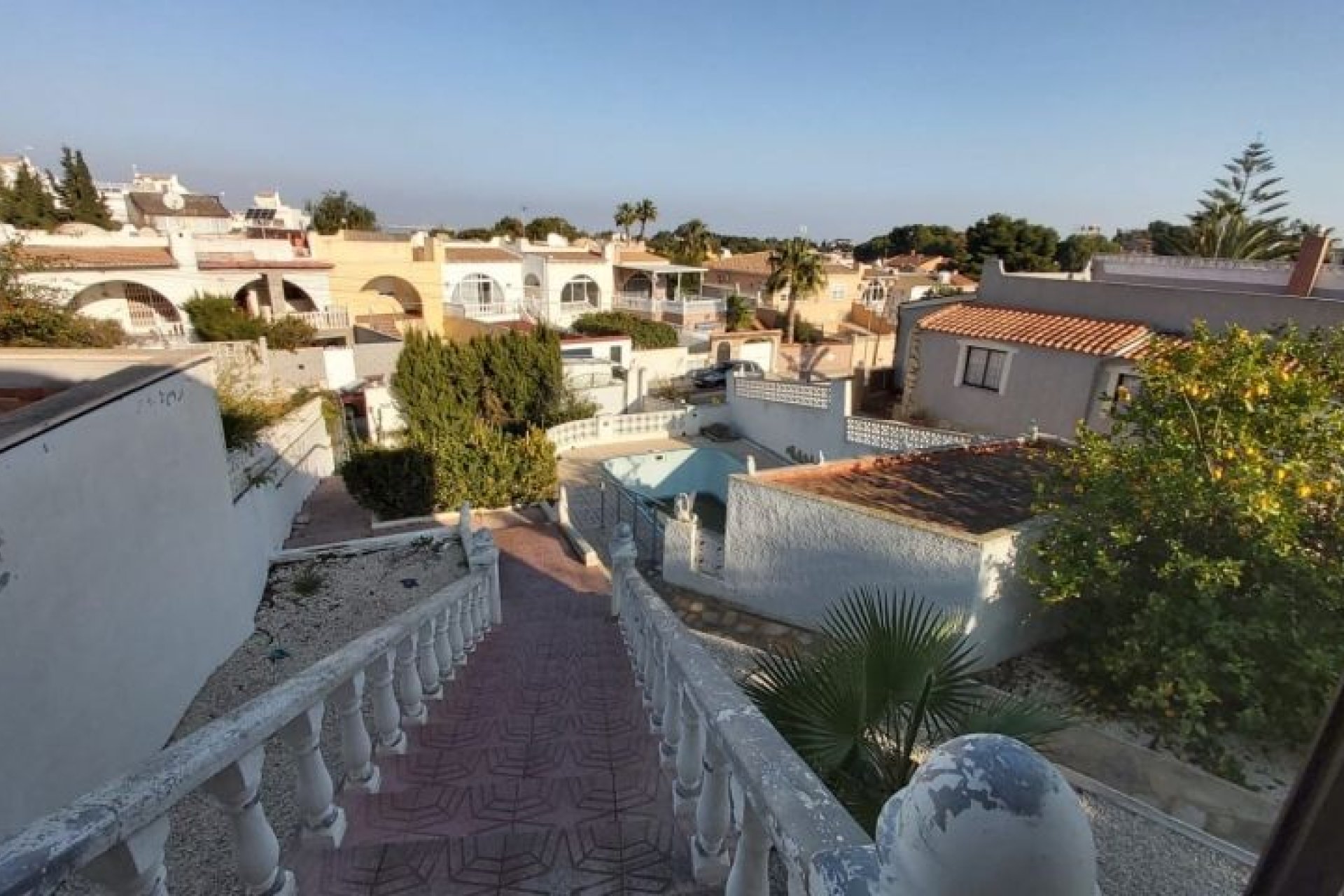 Resale - Villa - Torrevieja