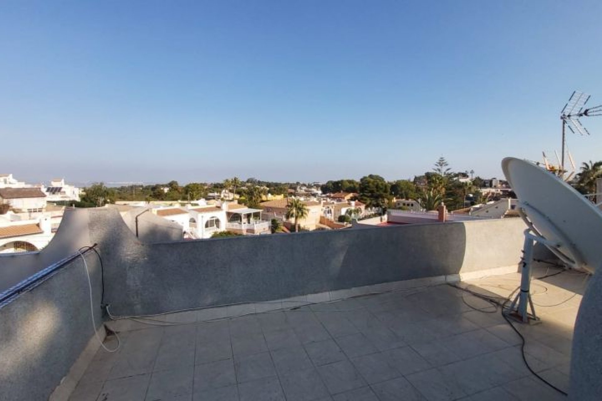Resale - Villa - Torrevieja