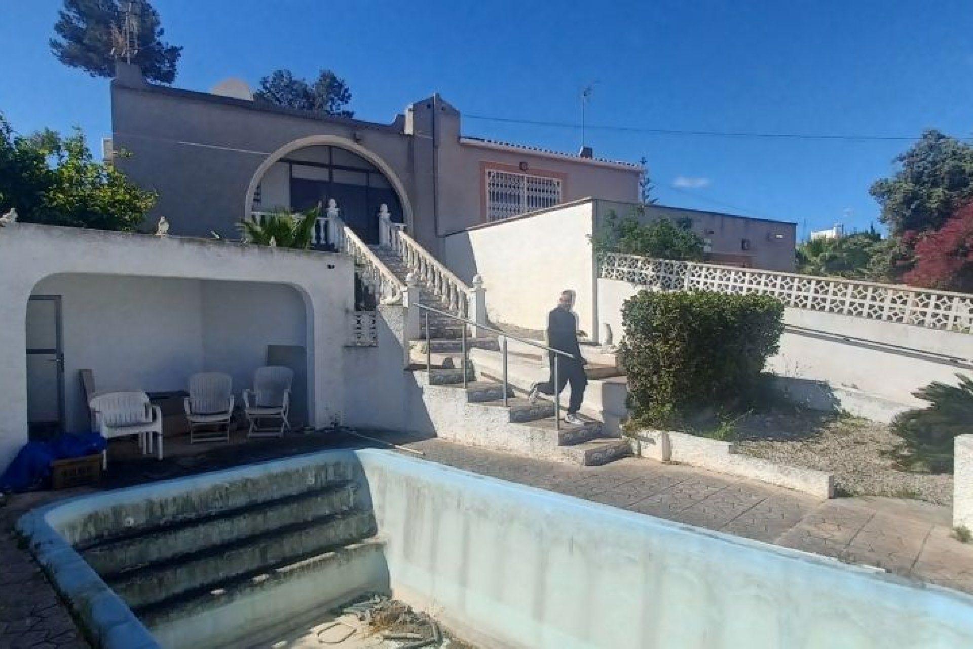 Resale - Villa - Torrevieja
