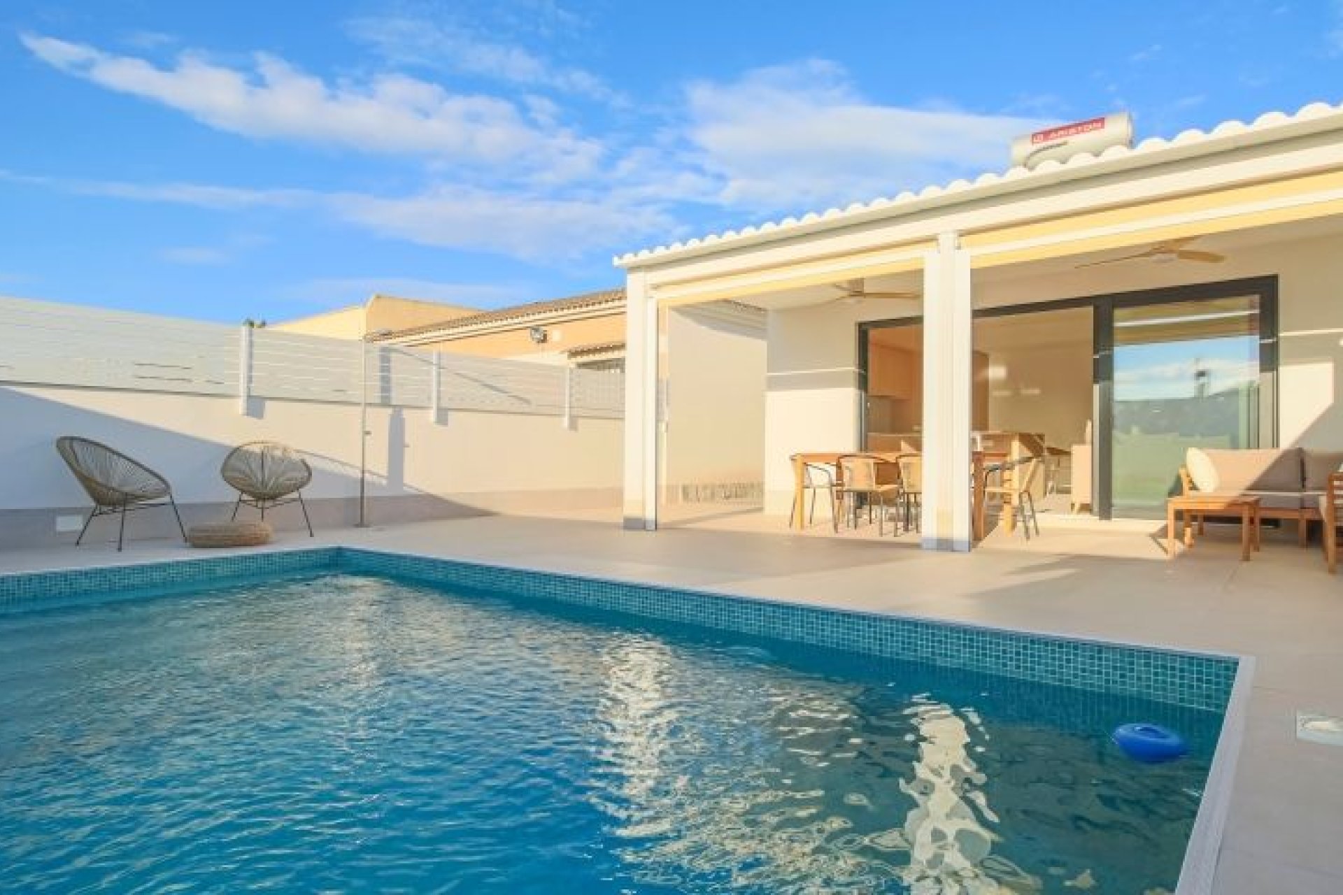 Resale - Villa - Torrevieja